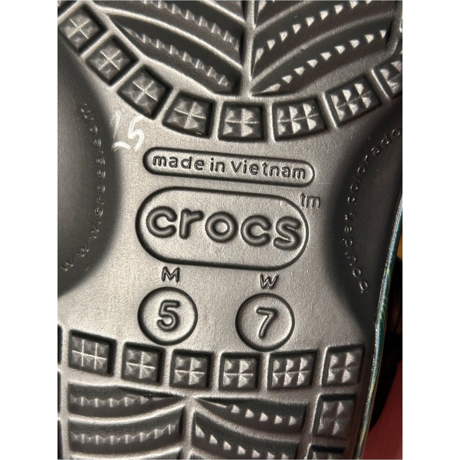NWT Limited Edition Wicked x Crocs Classic Glow in the Dark Clog ‘Elphaba’ M5/W7