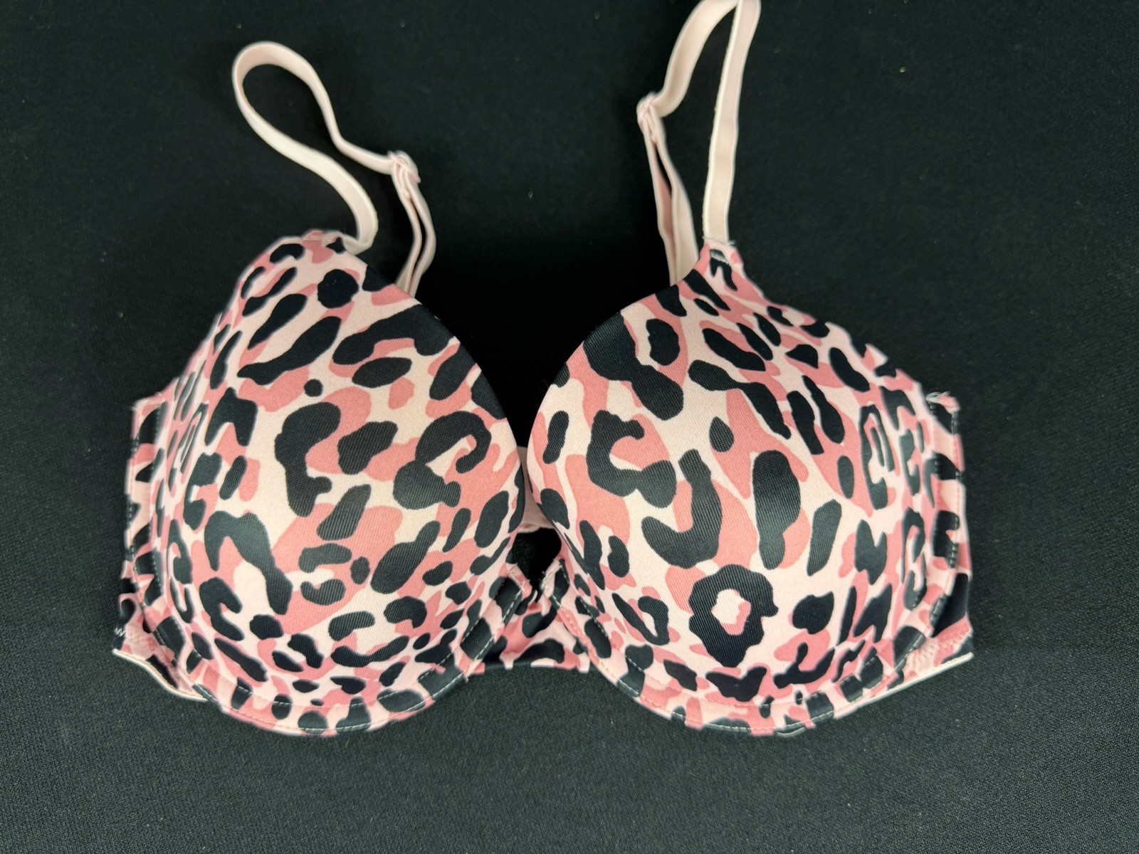 PINK Victoria’s Secret Woman’s Size 32 D Underwire Molded Cup Bra-4360