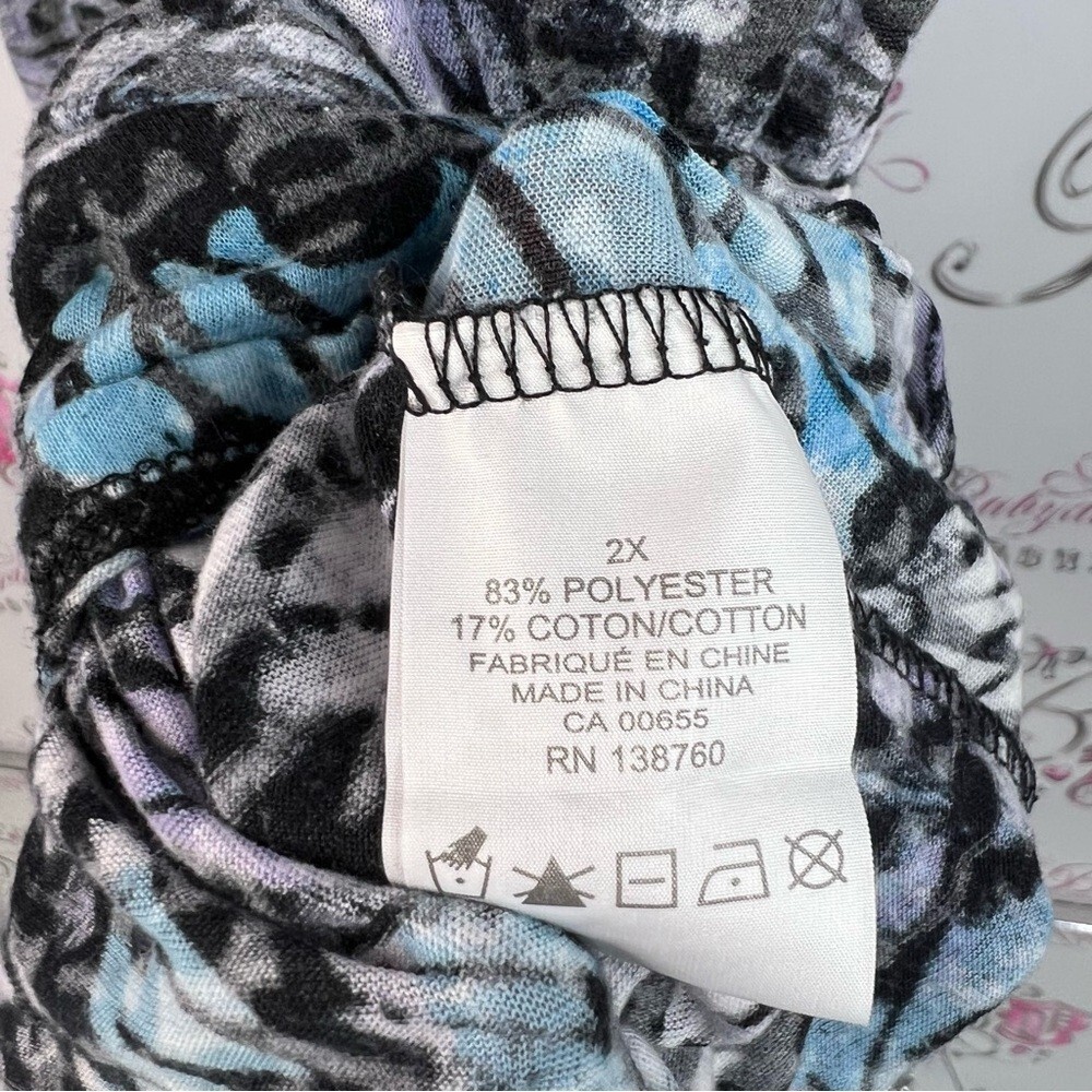 Witty is pretty tshirt butterfly 🦋 wings Elegant Black and Blue Patterned Top