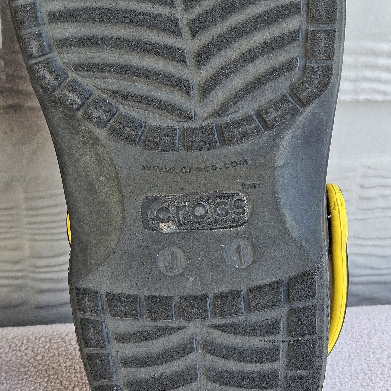 Crocs Baya Clog Boy SZ J1 Slip-On Black Batman Superhero Water Resistant