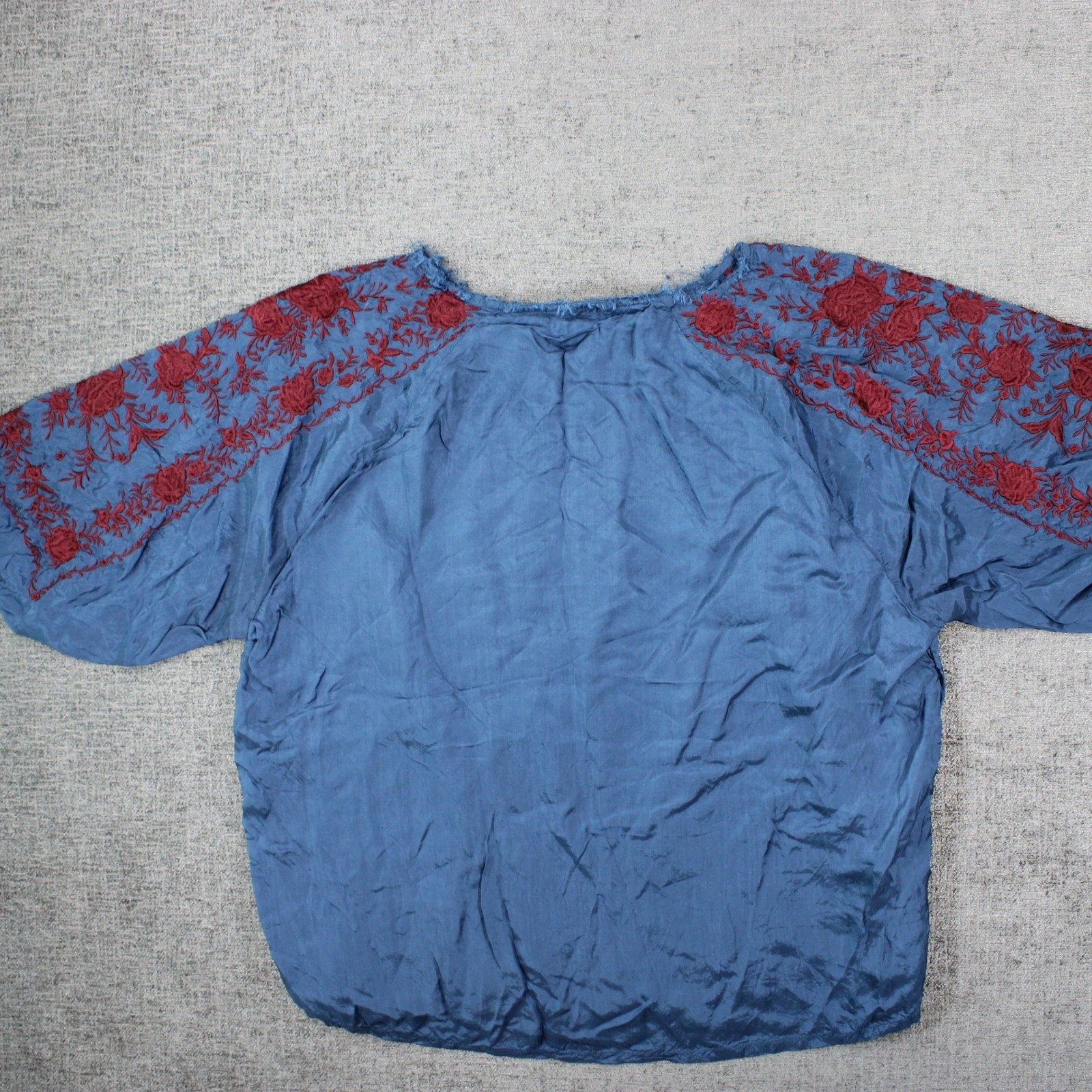 Sundance Blue Embroidered Floral Boho Blouse Top Women Medium Raglan Sleeve