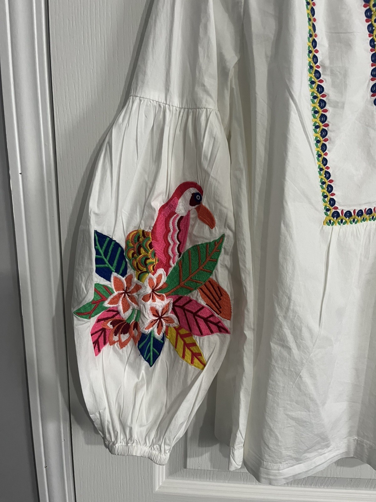 NWT Crown & Ivy Embroidered V-neck Tropical Floral Birds Tunic Top Small