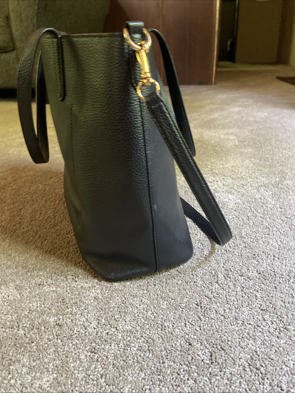 Lauren Ralph Lauren Black Med Size 100% Polyurethane Tote Classy Classic
