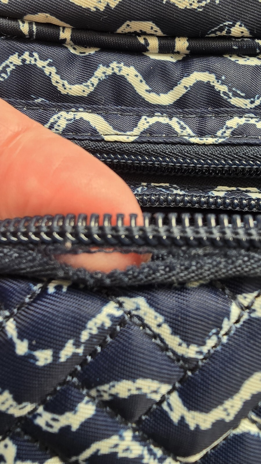 Lug Carousel Convertible Crossbody Navy White Waves Classic Purse *Small Tear*