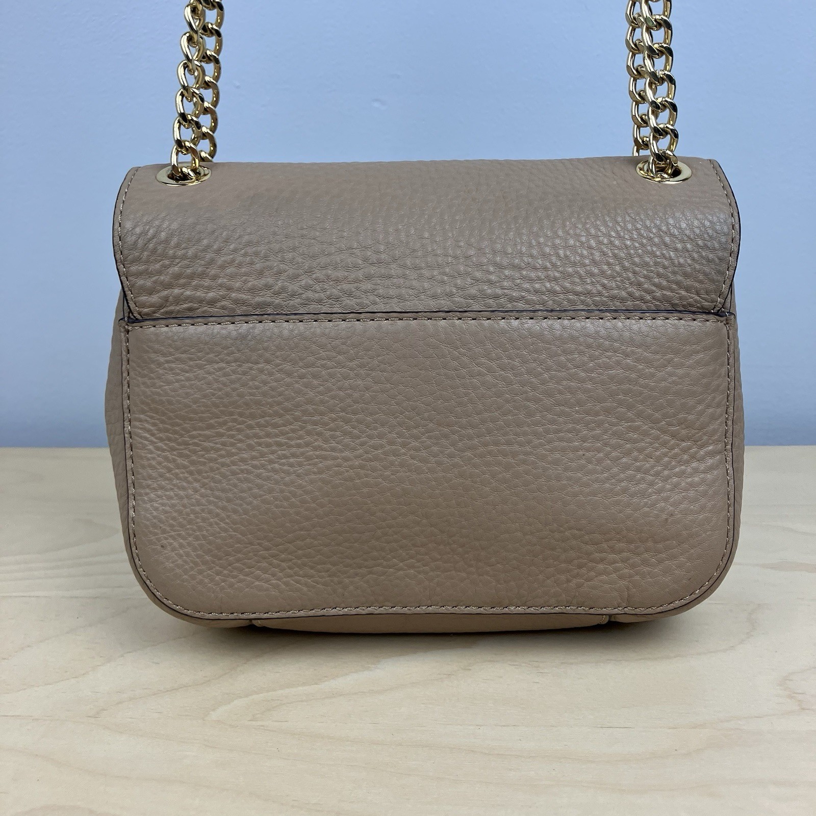 Michael Kors Sloan Tan Pebbled Crossbody Bag Small Turn Lock Chain Strap Gold