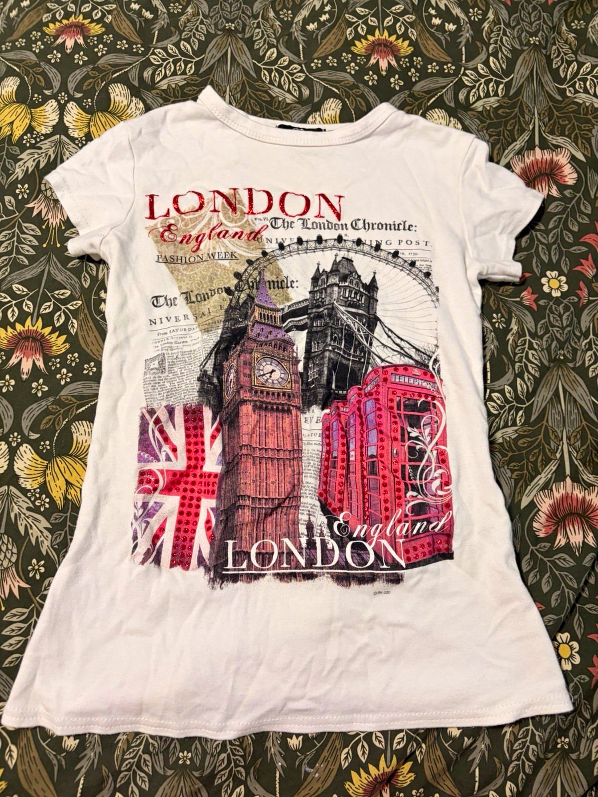 City Fashions White London Graphic T-Shirt 100% Cotton Knit Crew Neck Size M