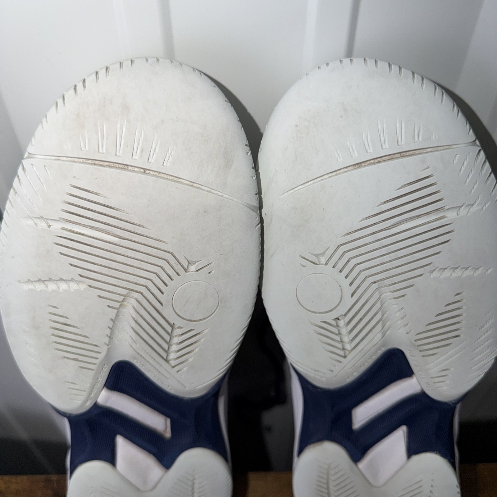 ASICS Shoes Men’s Size 5 Gel Game 9 Pickleball Shoes White Navy Blue Read