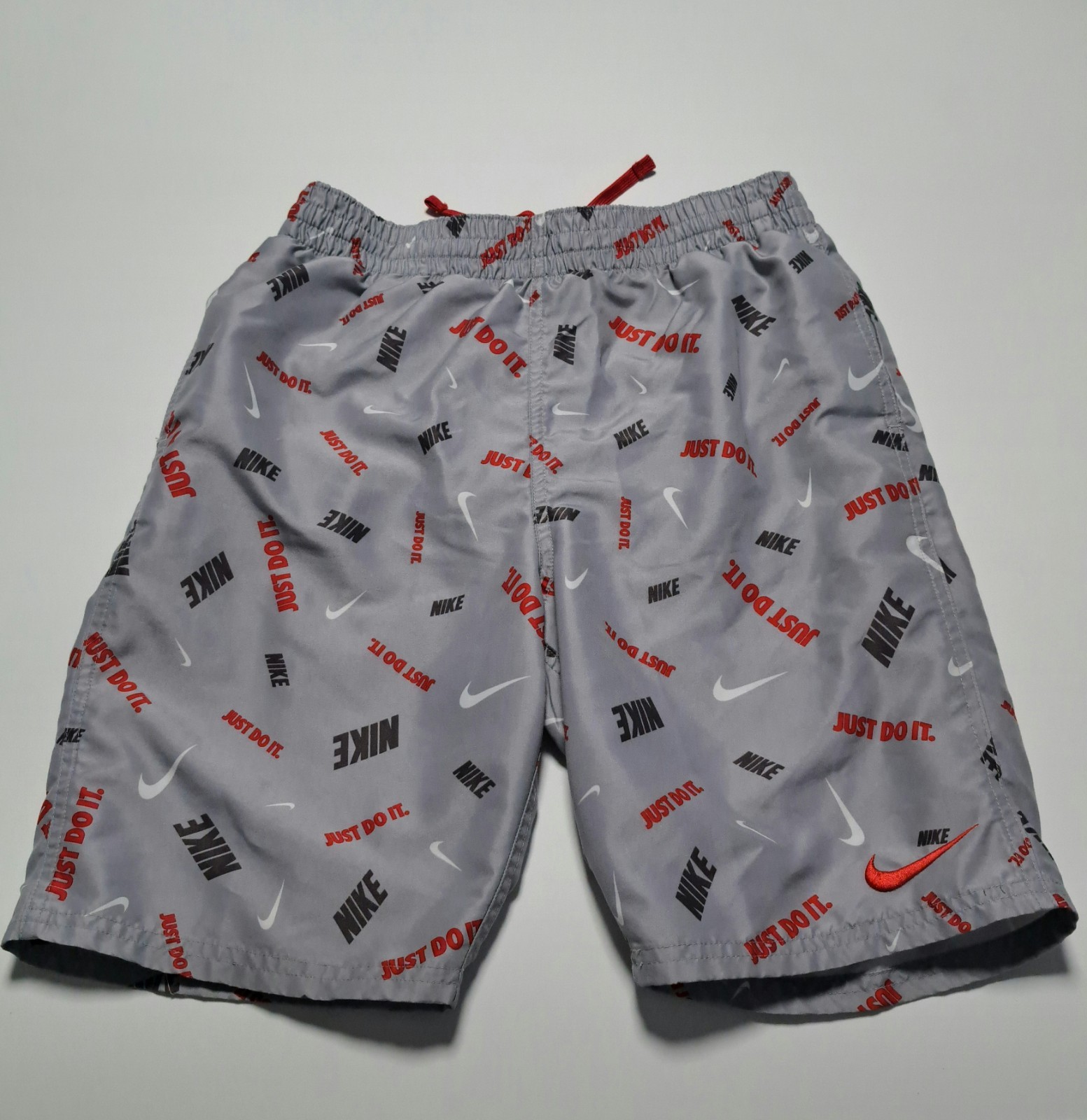 Nike Youth’s XL 13-15YRS Gray Board Shorts With Mesh LinerDrawstring