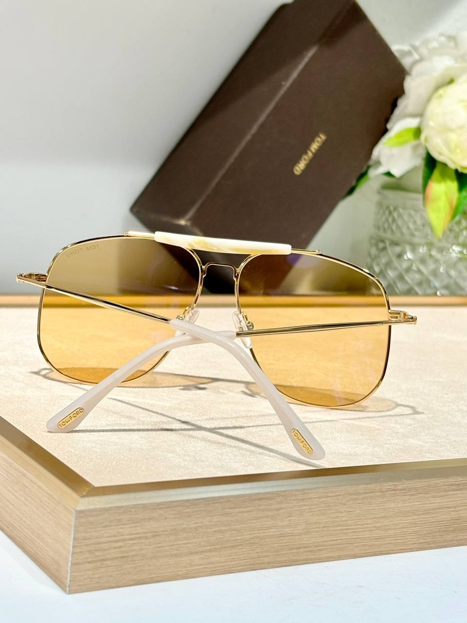 Tom Ford TF557 Gold Aviator Sunglasses Brown Gradient Lenses 58-13-145