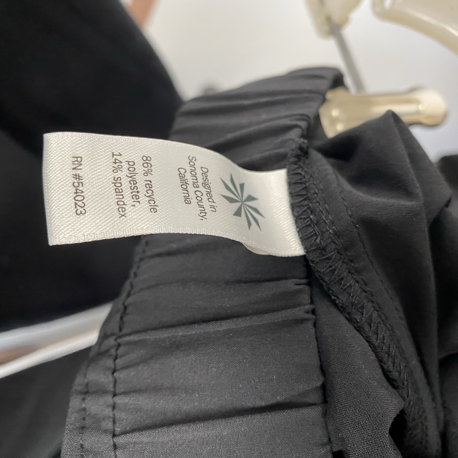 ATHLETA Women’s 2 Black Polyester Blend Ruched Side Joggers Walking Everyday
