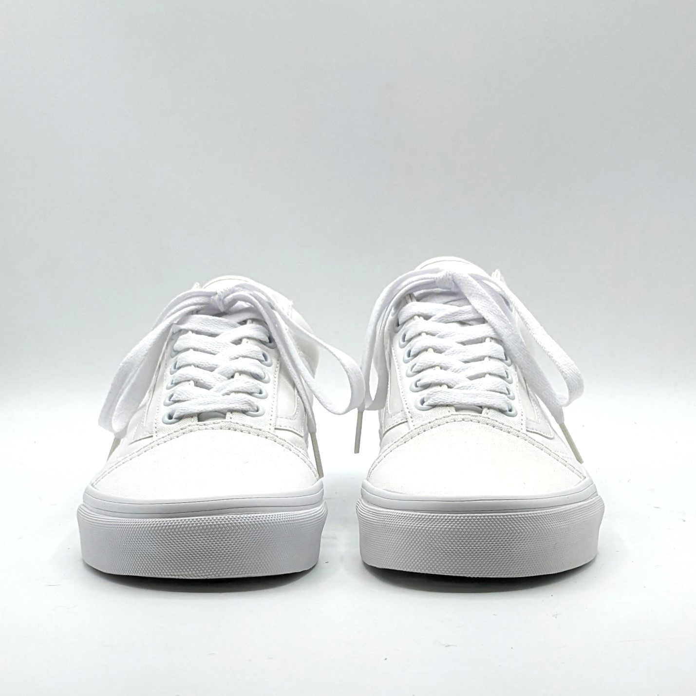 VANS “Old Skool Unisex Side Stripe Lace-Up” Sneaker (True White) Youth & Women’s