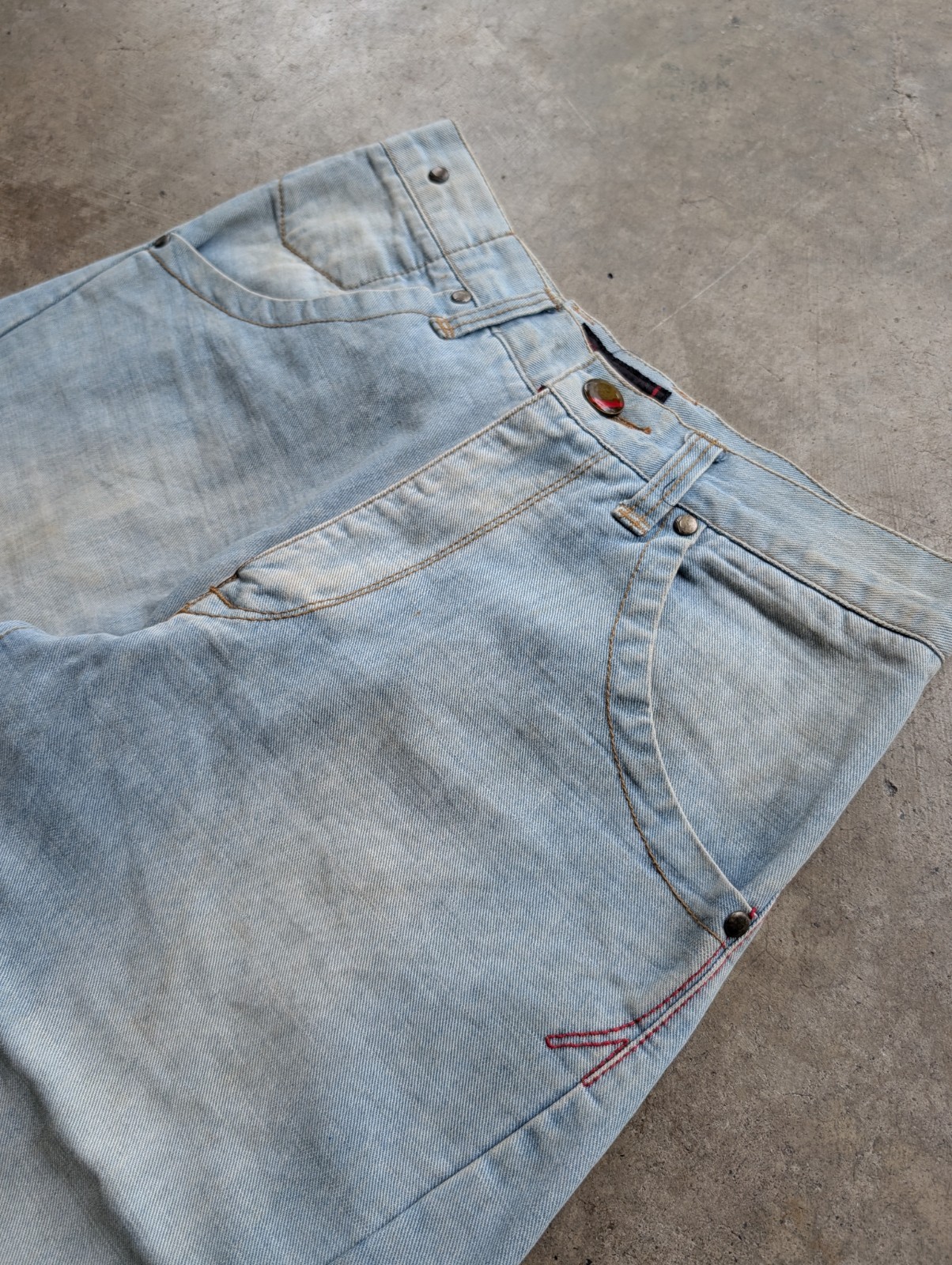 28×32 Levi’s engineered buckleback sashiko Y2K denim jeans vintage