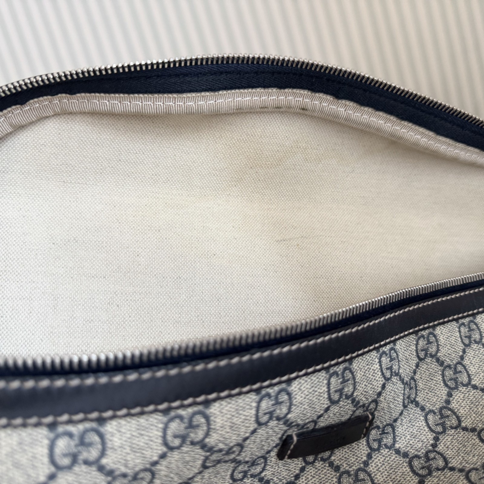 GUCCI GG Supreme 211110 Body Bag Beige Navy Leather Waist Belt Pouch Men’s Italy