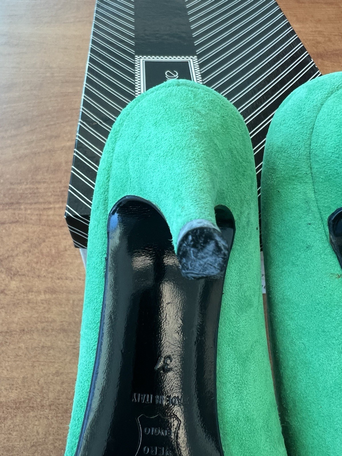 Gianni Versace Green Suede Scalloped Pointed Toe Slip-On Pumps Heels EU 37