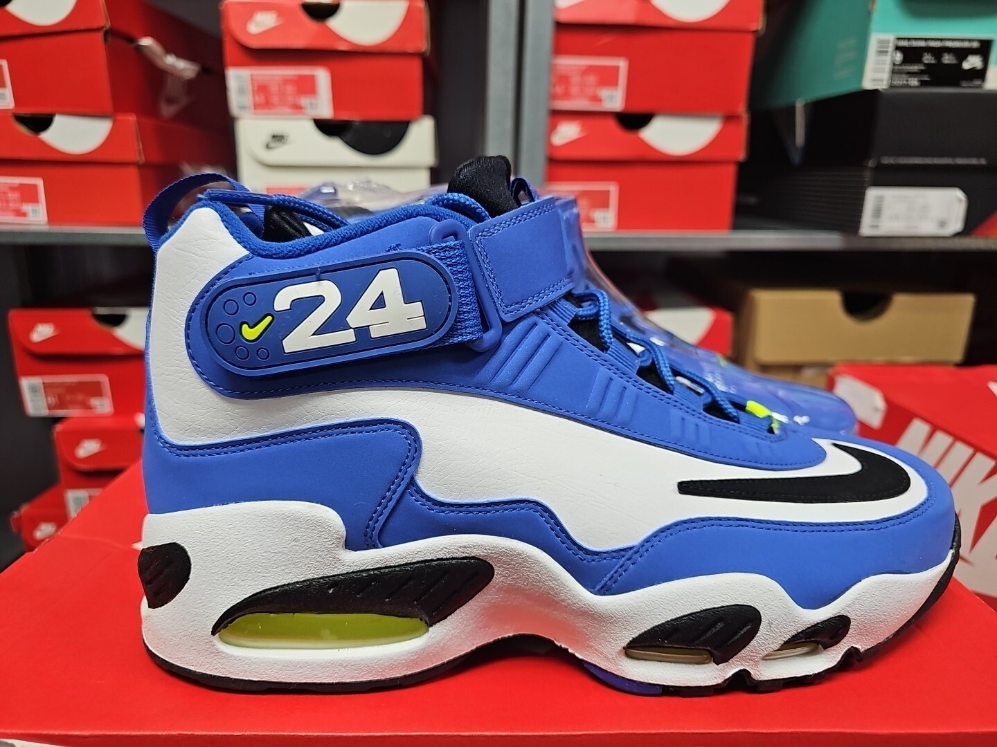 NIKE AIR GRIFFEY MAX 1 2021 ” VARSITY ROYAL ” SIZE 9.5 NEW IN HAND