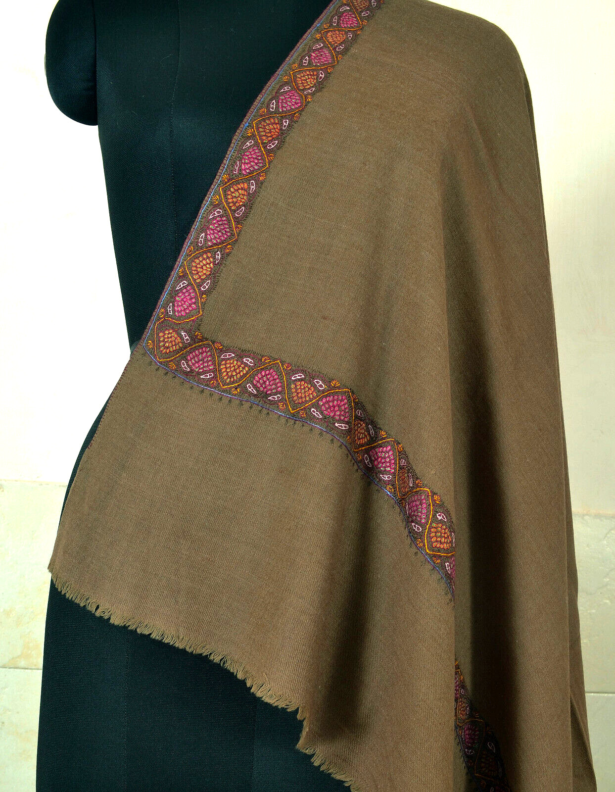 KASHMIRI HERITAGE INTRICATE BORDER EMBROIDERY DAUR SHAWL -100% CASHMERE PASHMINA