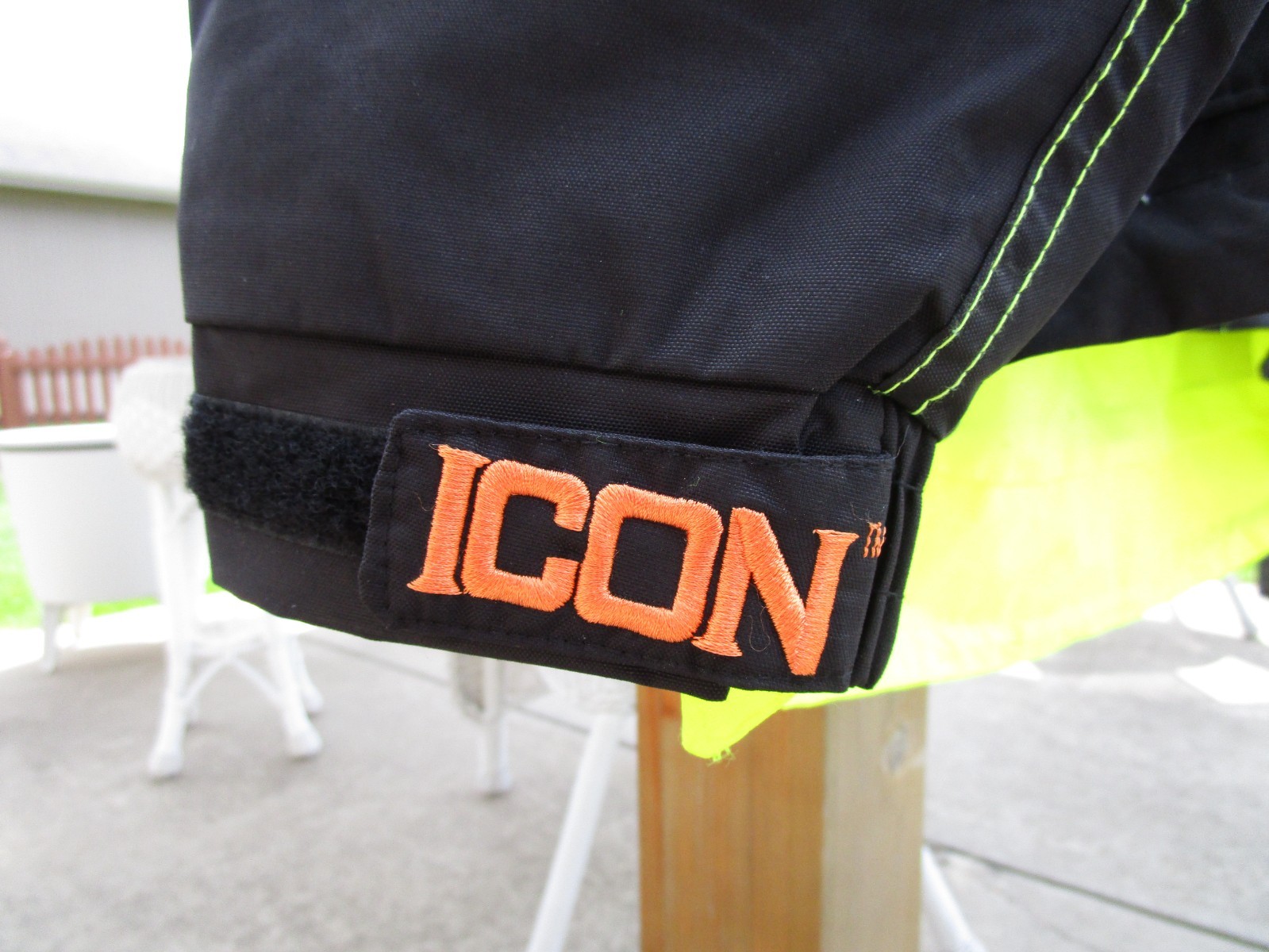 Tingley J24122 Icon Jacket Large High Vis Green 100% Water/Windproof Class 3