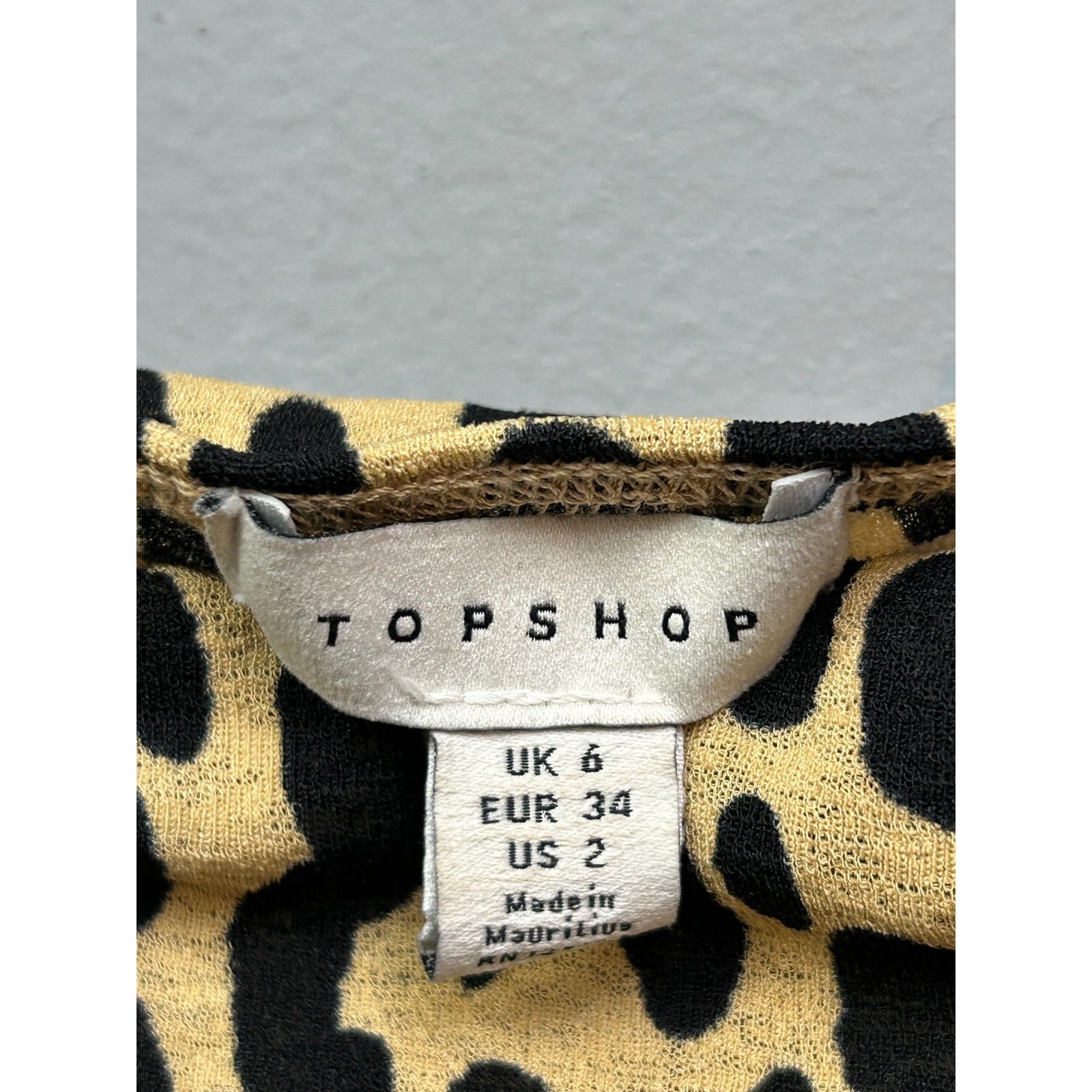 TOPSHOP Leopard Print Top Womens 2 Ruched Square Neck Long Sleeve Crop Top