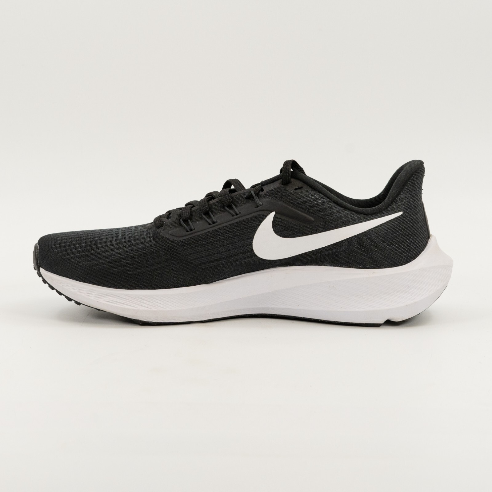 Nike Air Zoom Pegasus 39 ‘Black White’ DH4071-001 size 10 READ