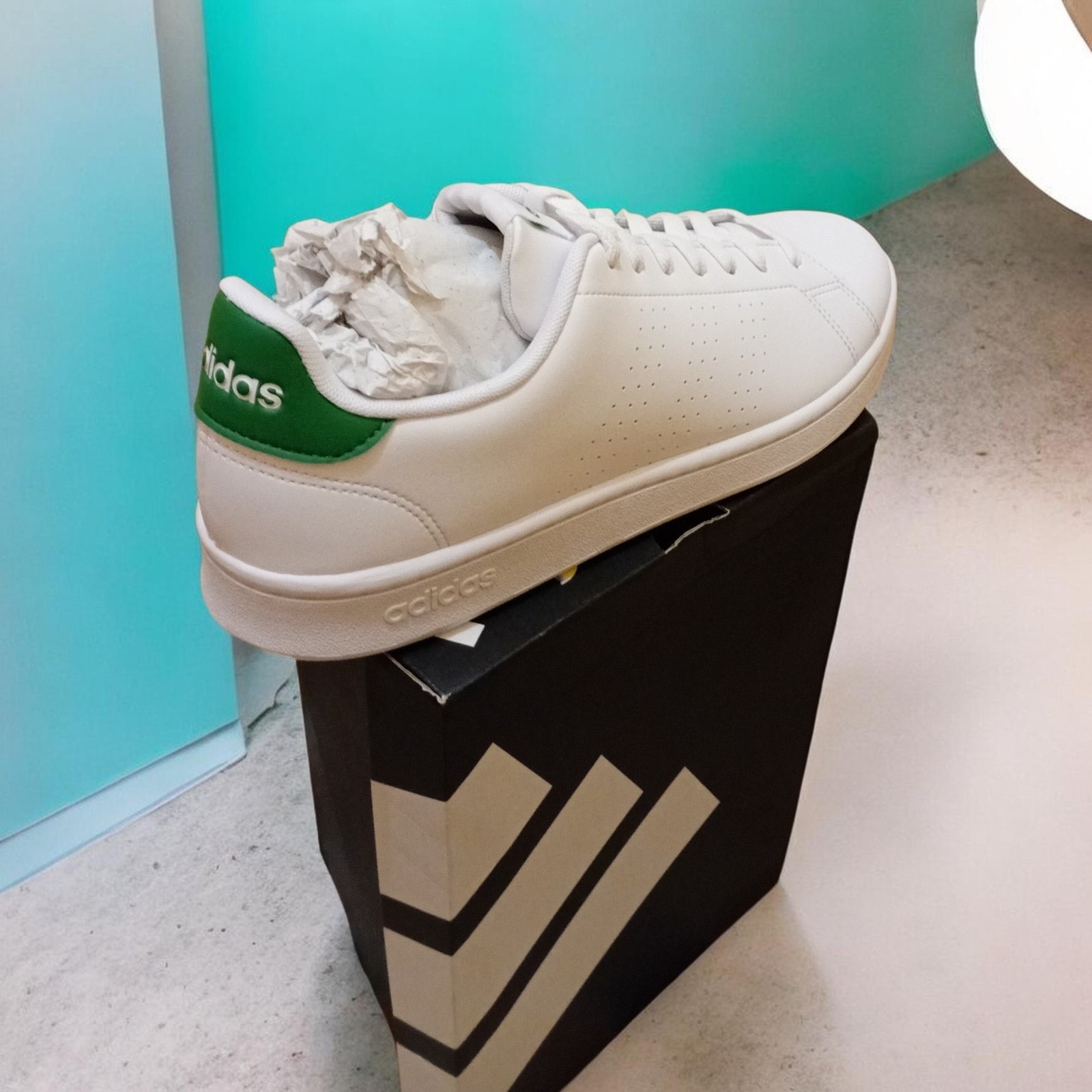 adidas Advantage White Green Lace Up Low Top Men’s Athletic Sneakers New w/Box
