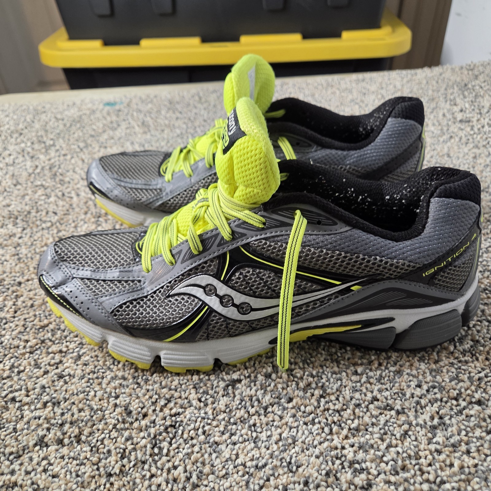 Saucony Ignition 4 Running Shoes Men’s Grey/ Lime Green Sz 10 US