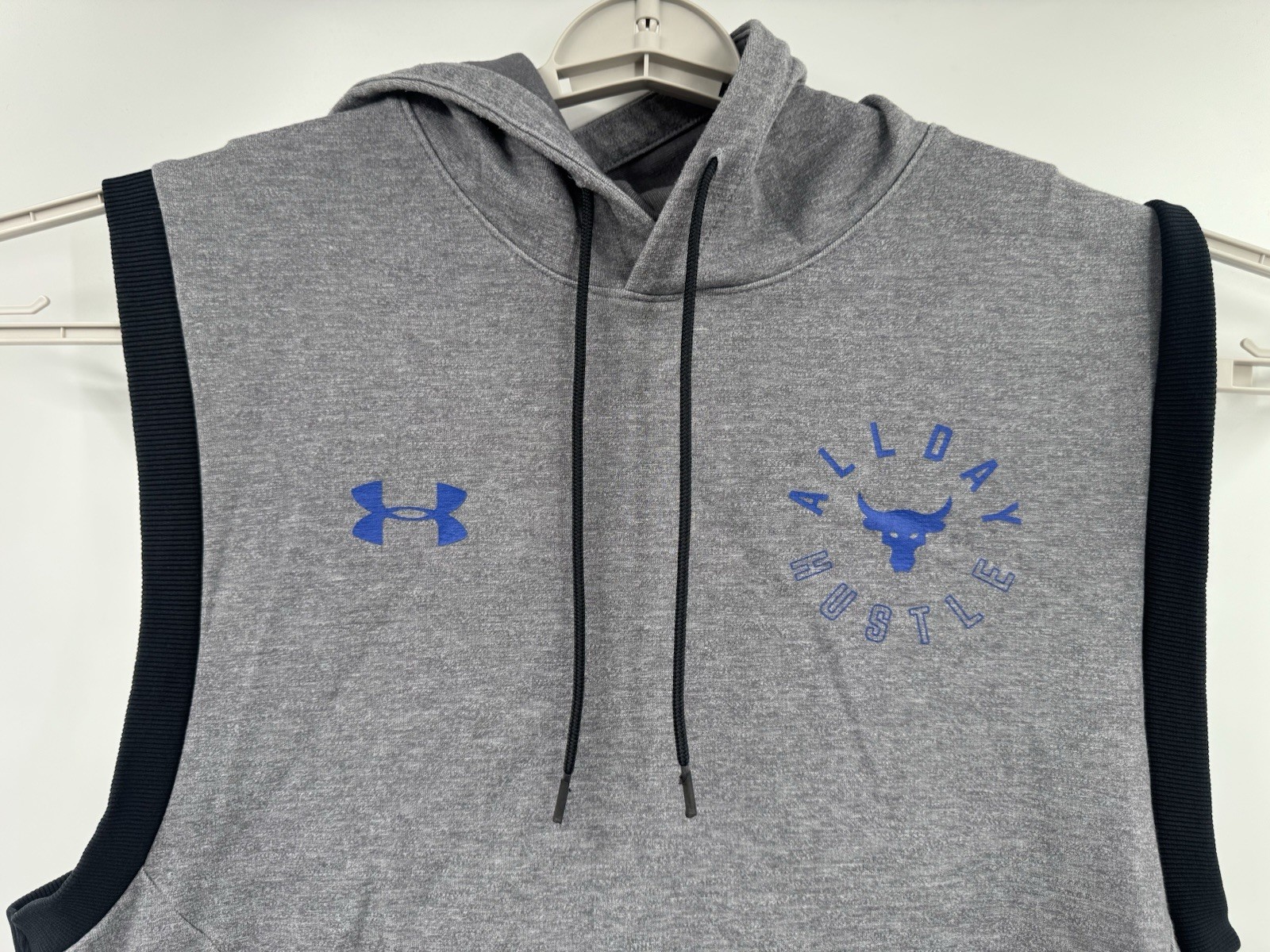 Under Armour Project Rock Sleeveless Hoodie Shirt Mens XL Terry Brahma Bull