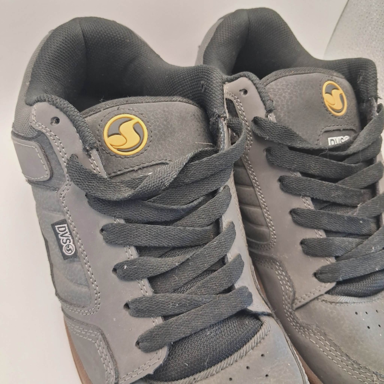 DVS Gray Skate Shoes Mens Size 11 Style Transom DVF0000163 EXCELLENT
