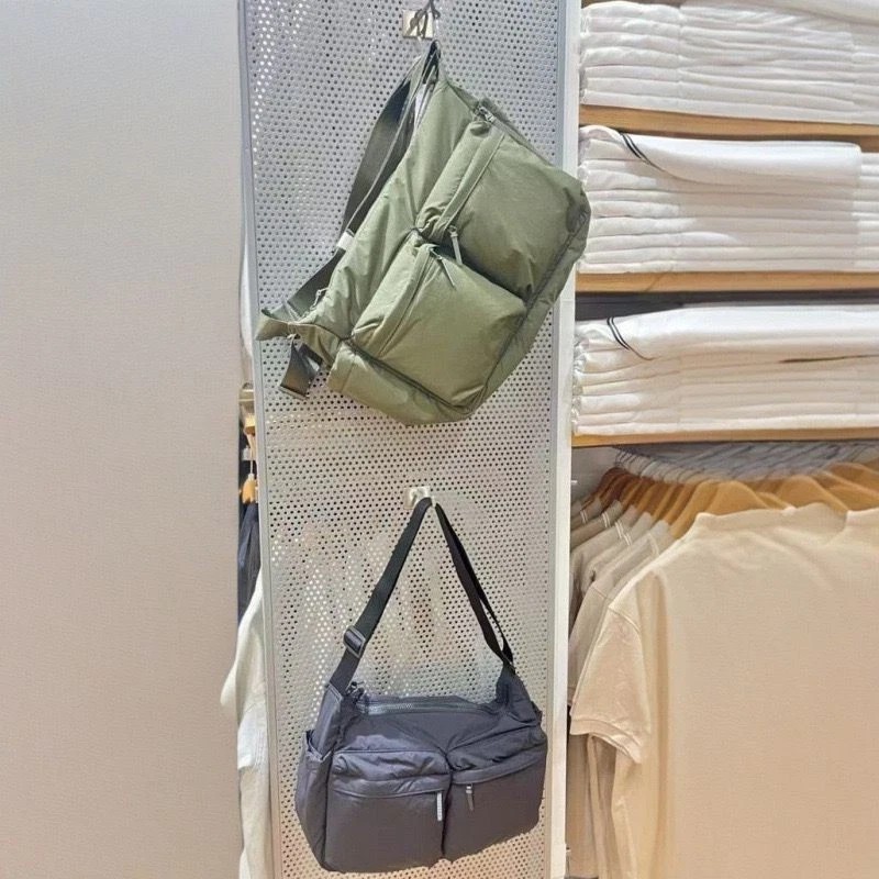 UNIQLO Multi Pocket Shoulder Bag 2 Colors Handbag For Men Women Messenger Bags