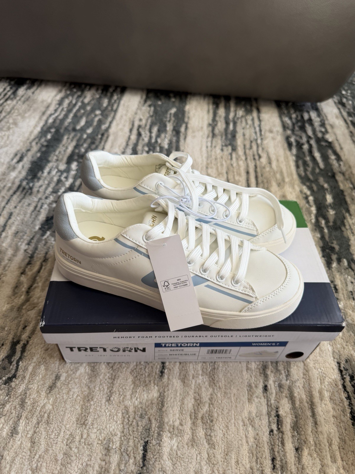New Tretorn Serve Women’s 7 White Blue Sneakers Memory Foam Footbed Shoes