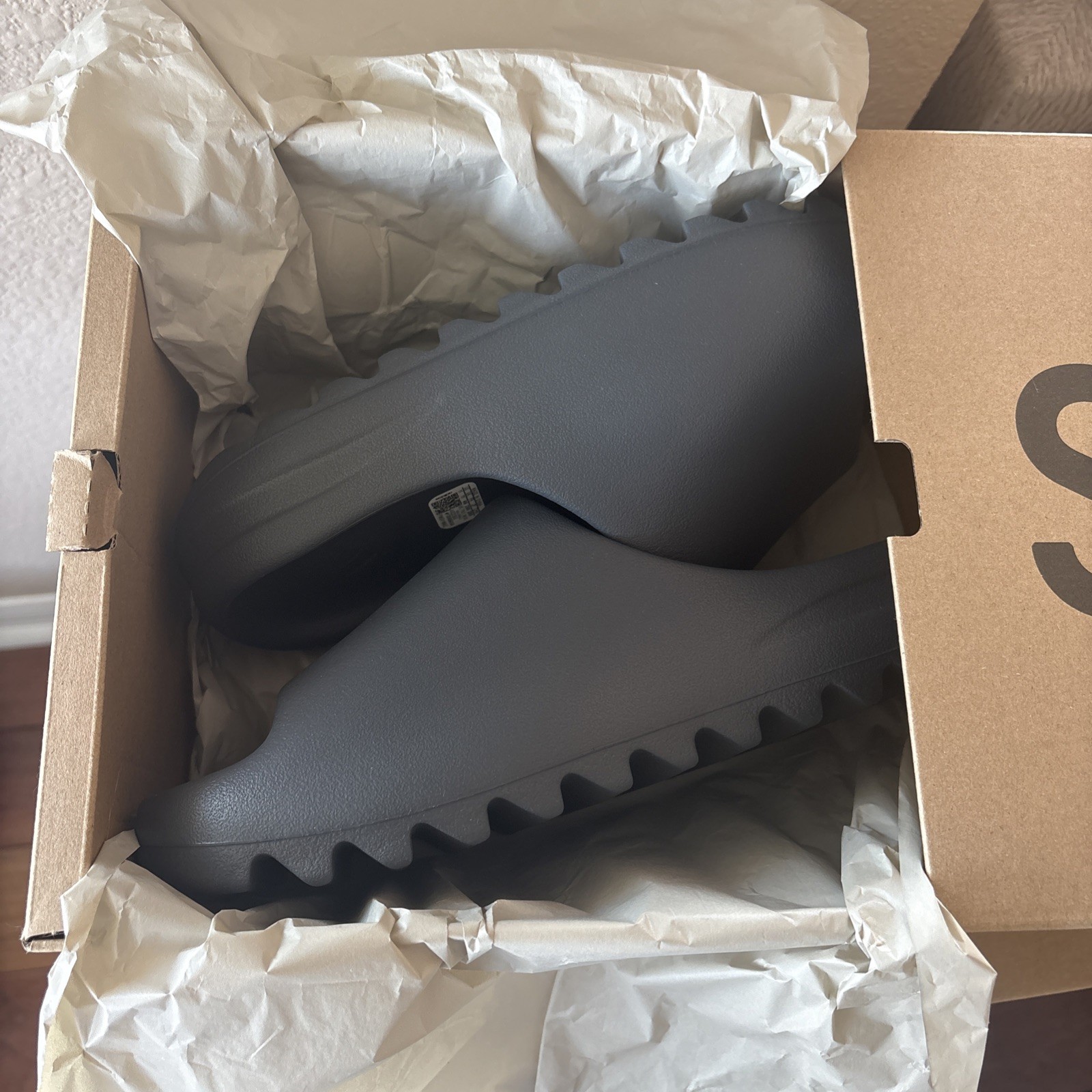 Adidas Yeezy Slide Slate Grey Size 11 (100% Authentic) ID2350