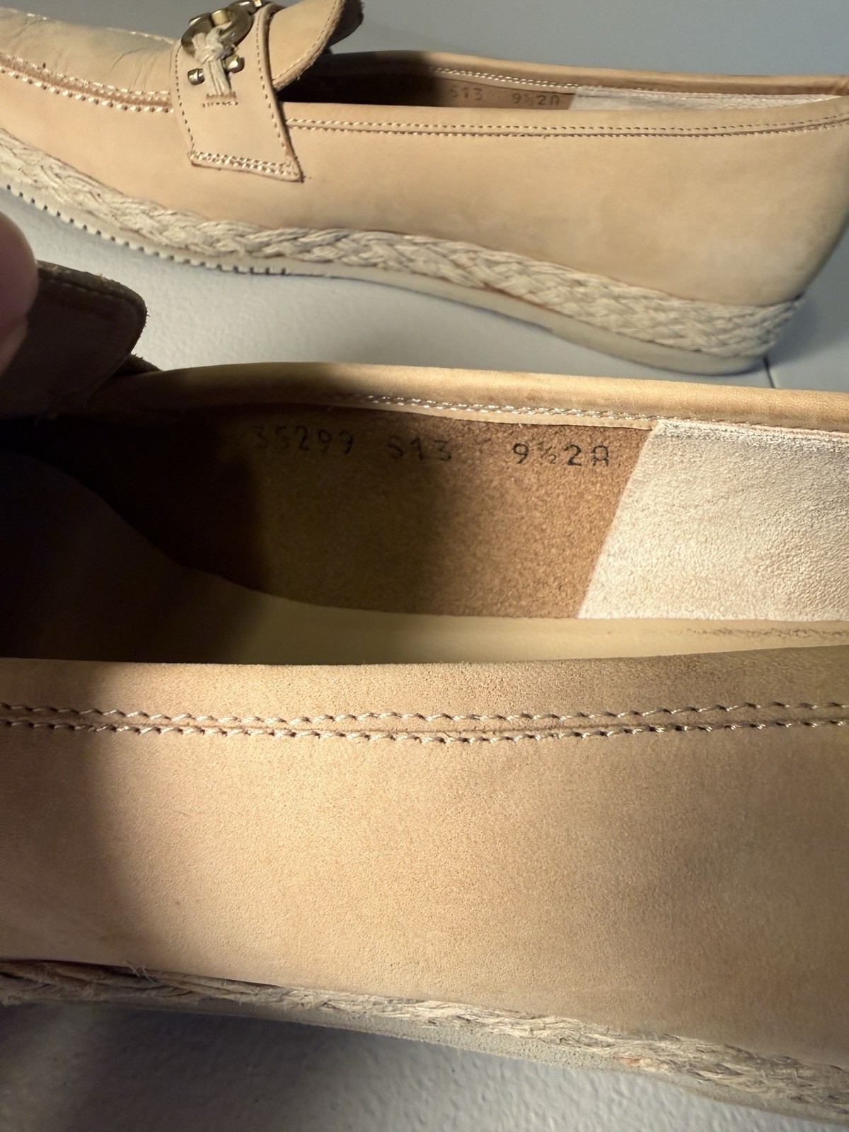 Salvatore Ferragamo Beige Nude Leather Loafers Classic Gancini Horsebit Size 9.5