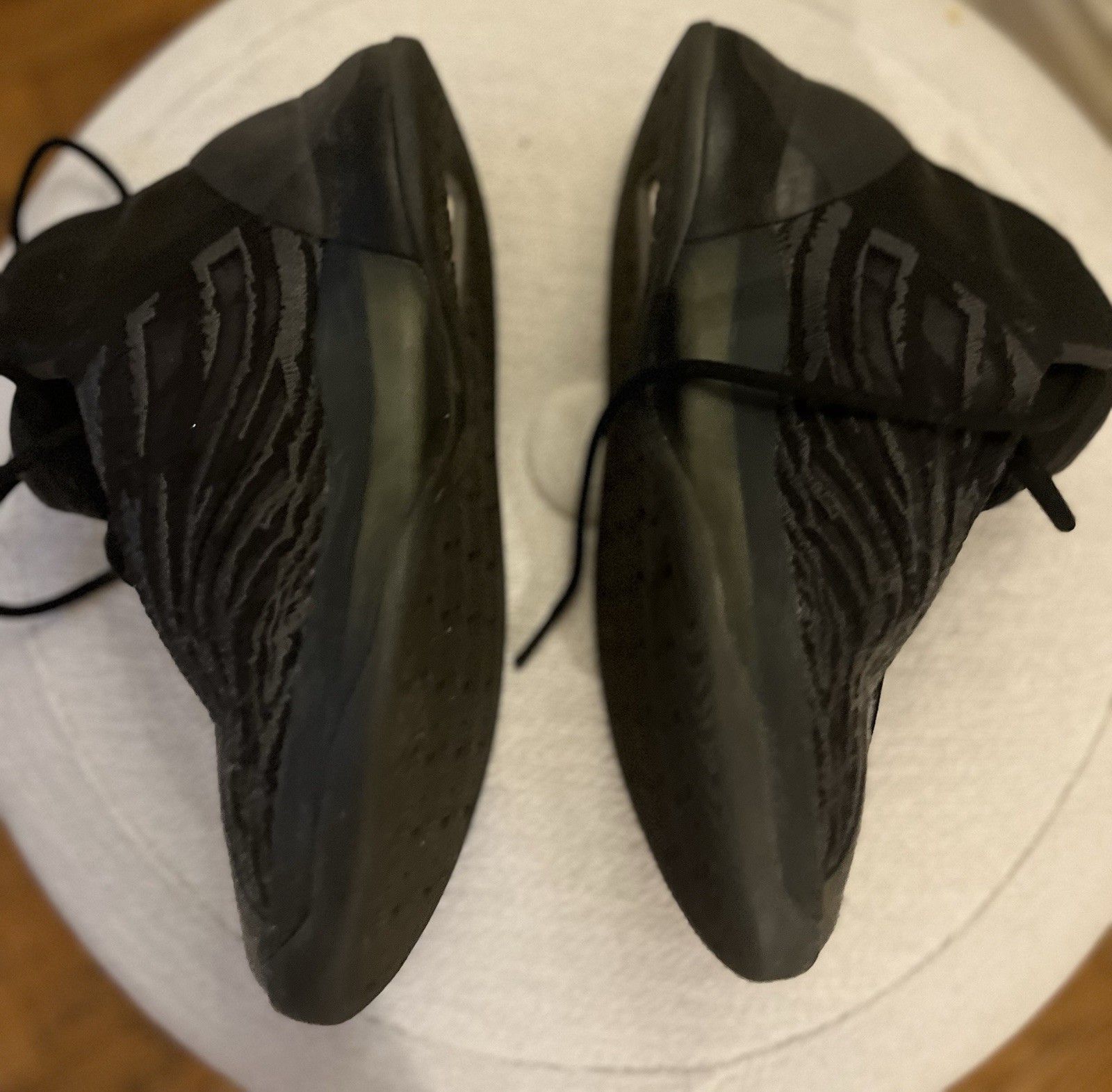 adidas Yeezy QNTM Onyx