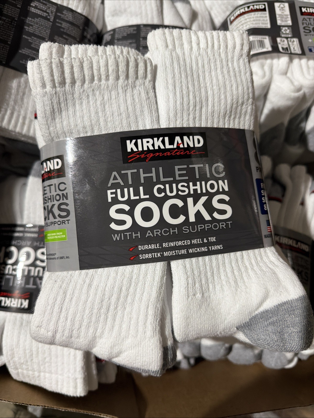 Kirkland Signature Men’s Athletic Full Cushion Socks, 8 pairs white – NWT