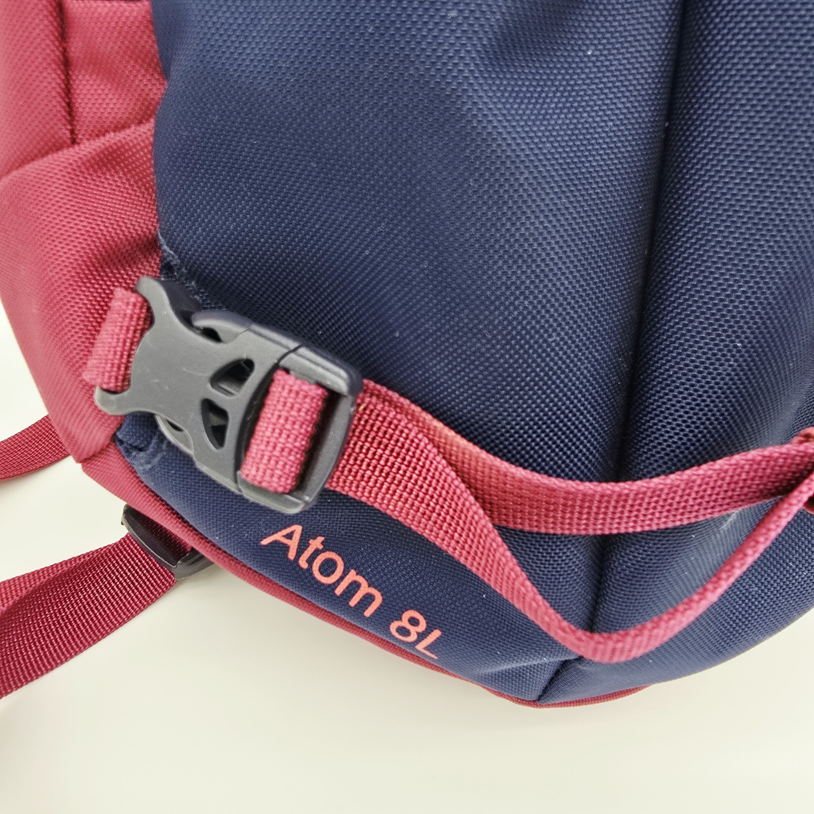 Patagonia Atom 8L Classic Burgandy/Navy Crossbody Sling Bag Backpack – Read
