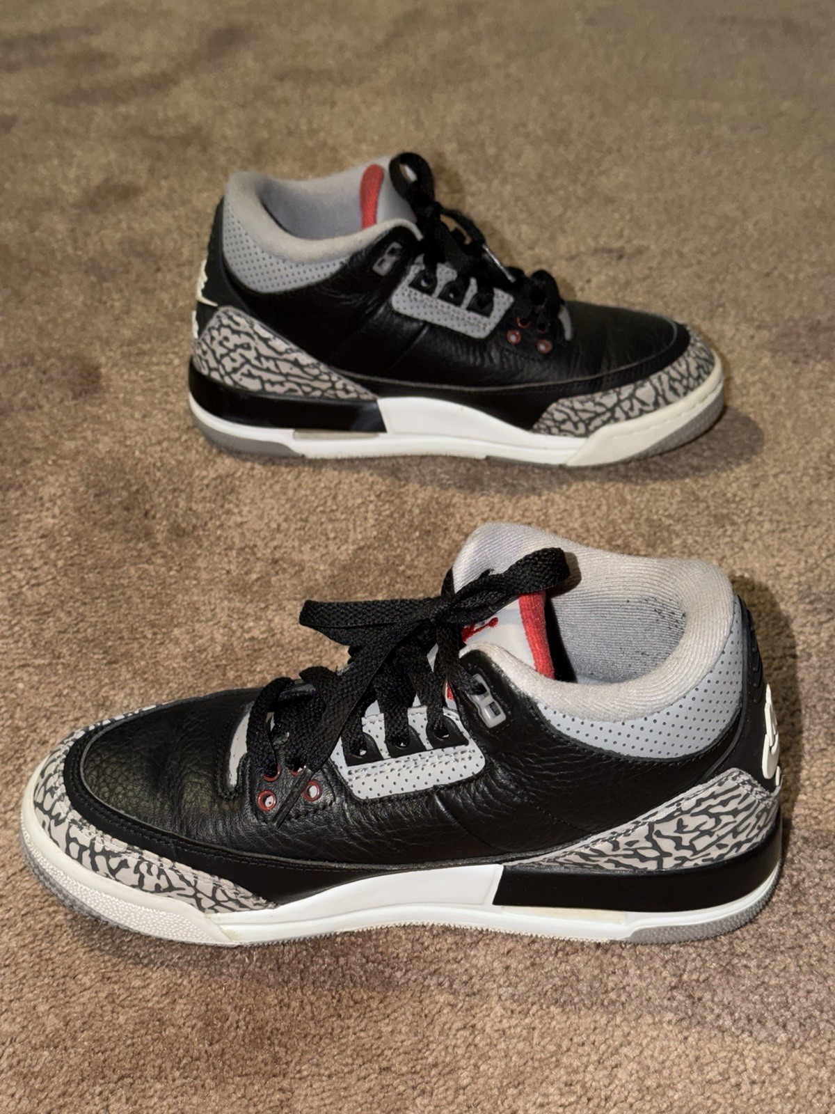 Air Jordan 3 Retro OG 2018 Black Cement 854261 001 Size 5Y
