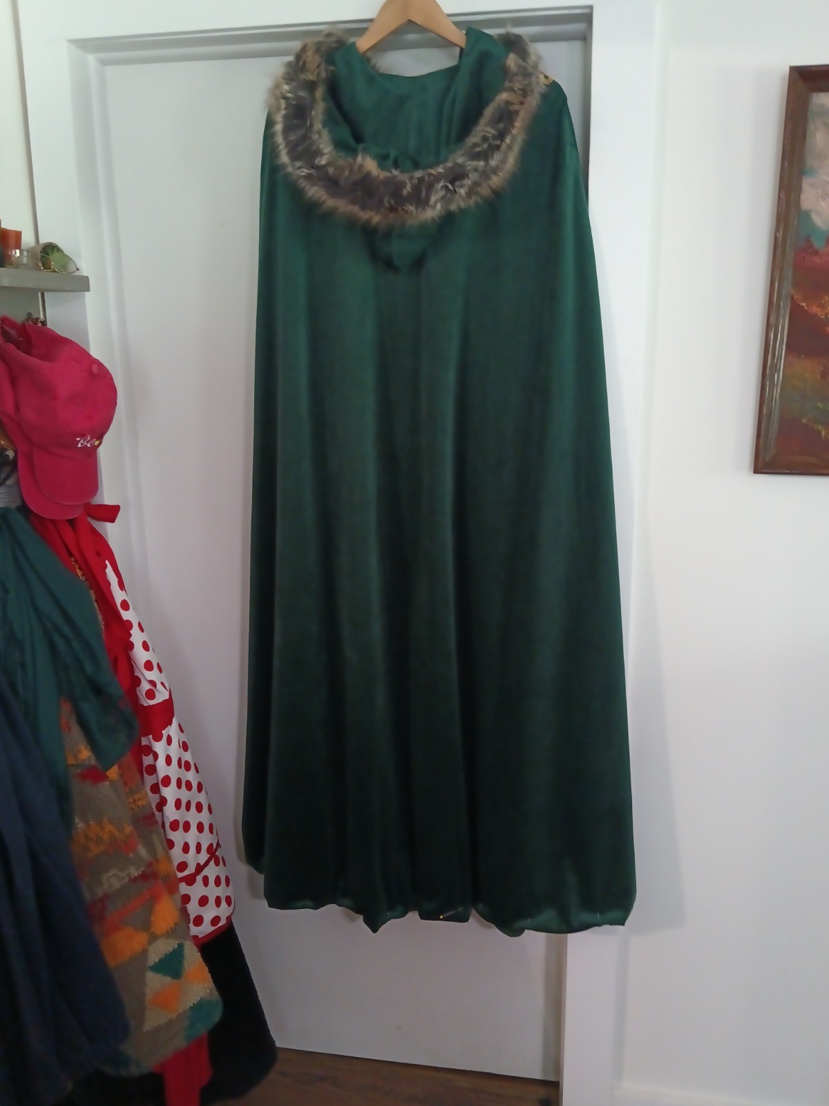 Santa Claus Cape ..One Size fits most. New. Elegant green, lined On both sides.