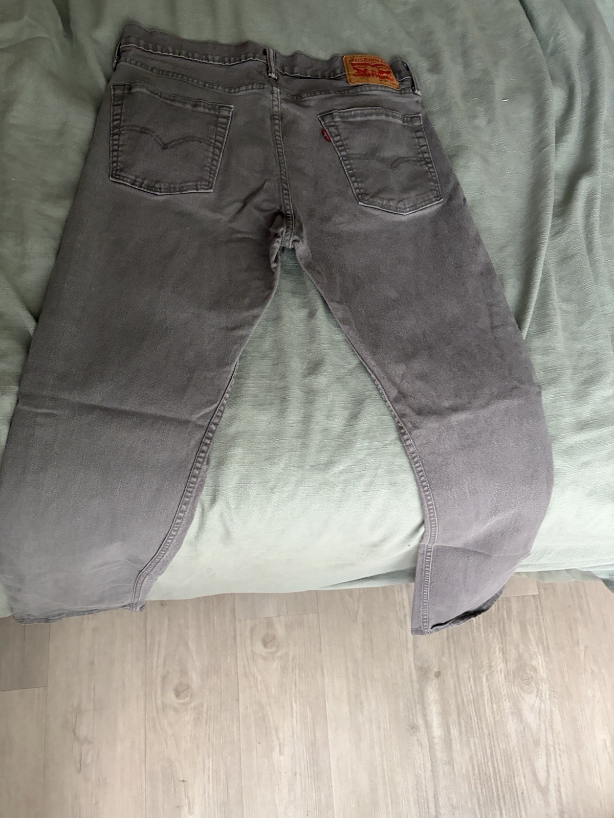 Levi’s Men’s Gray Slim Fit Straight Leg Mid Rise Denim Jeans 5-Pocket