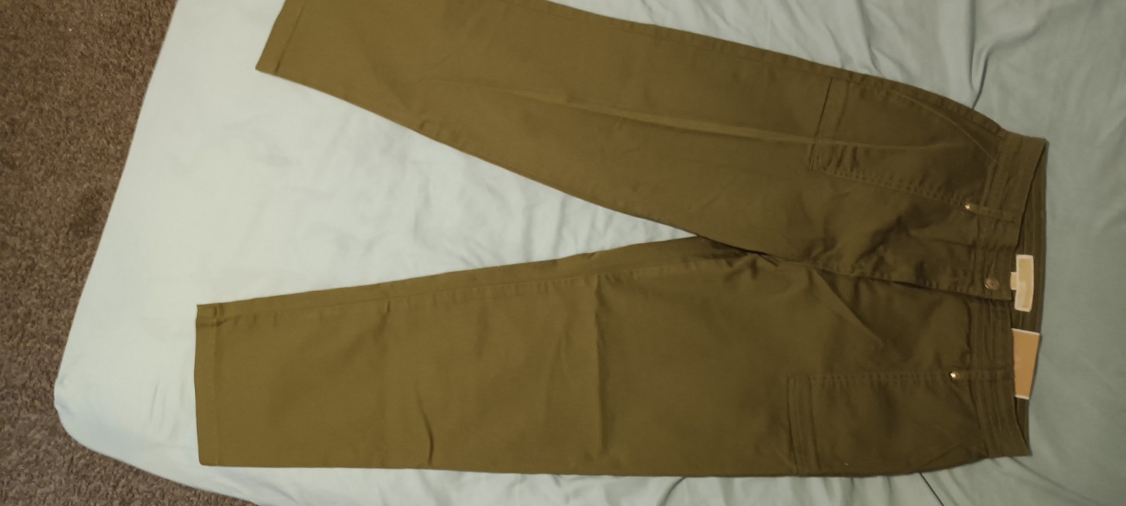 Women’s Michael Kors Brand New w tags. size 4 Capri dressy Olive green w pockets