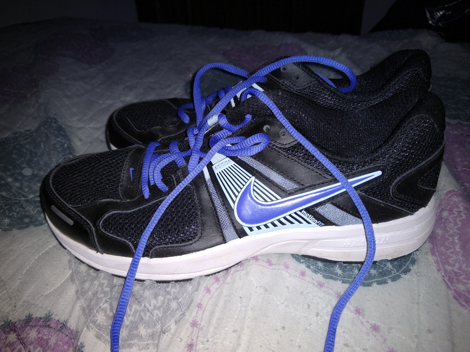 Size 9 – Nike Dart 10 Black Ice Blue W