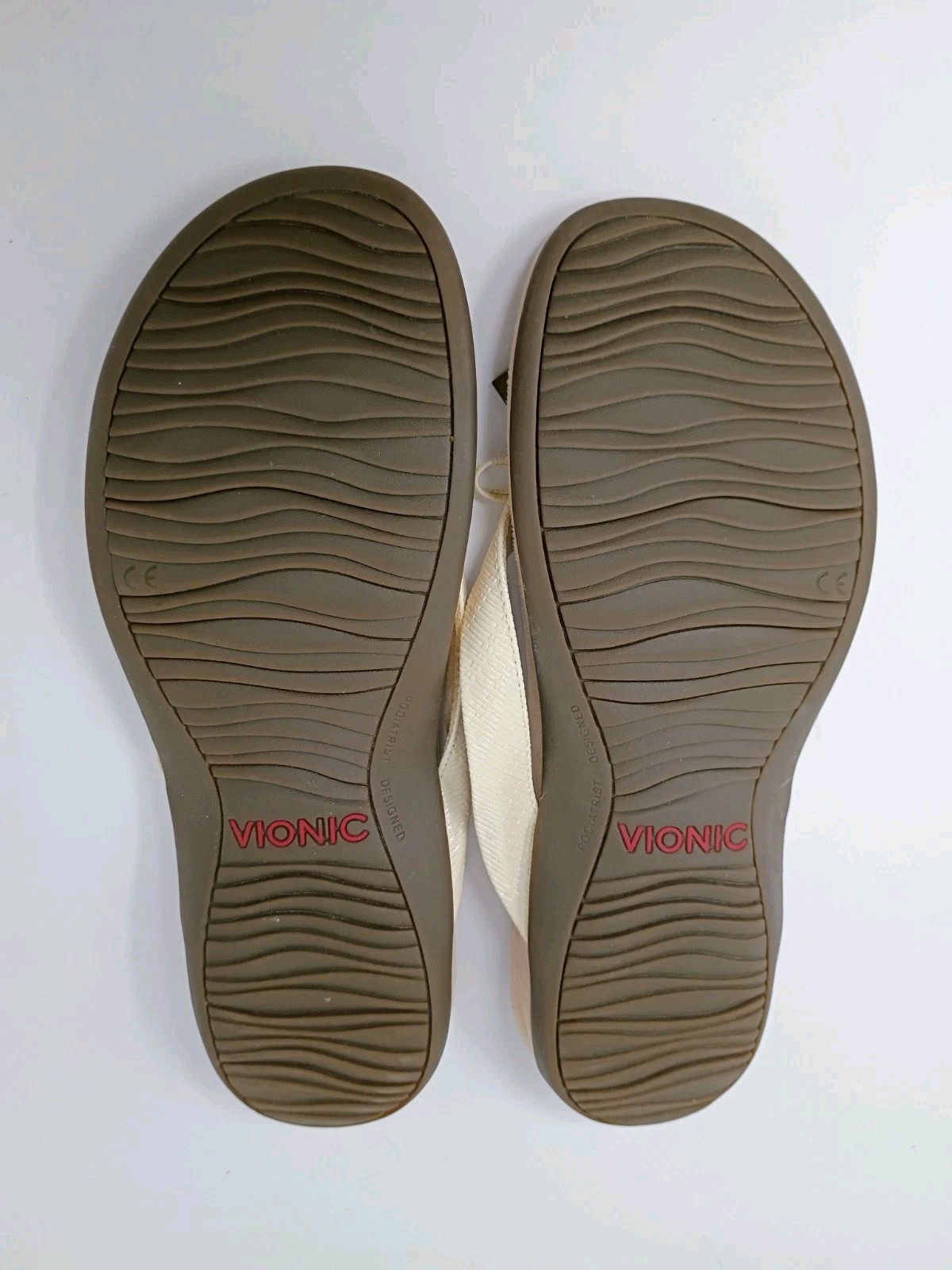 Vionic Bella II Thong Sandals Bow Patent Ivory Women’s 8.5