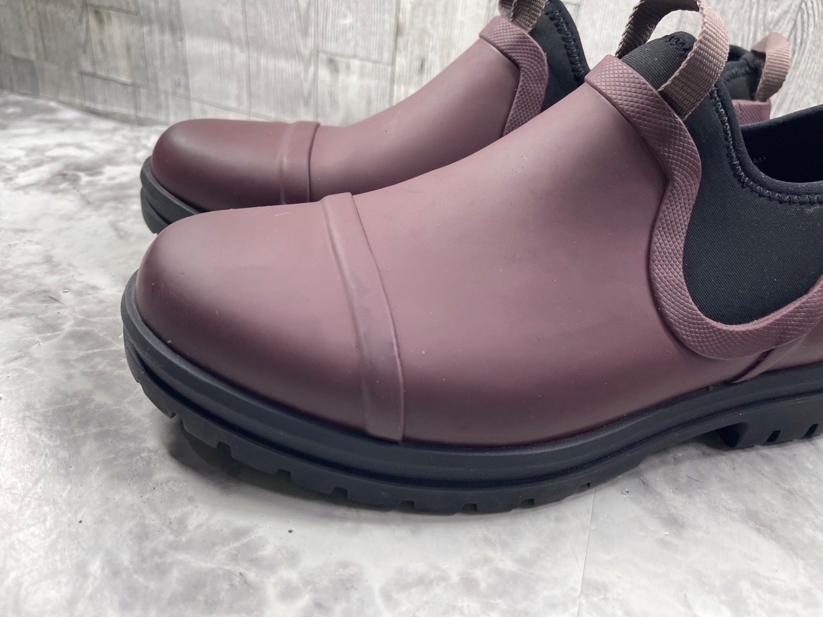 L.L. Bean Rugged Willie Boots Women 8M Shoes Red Rubber Garden Ankle Bootie