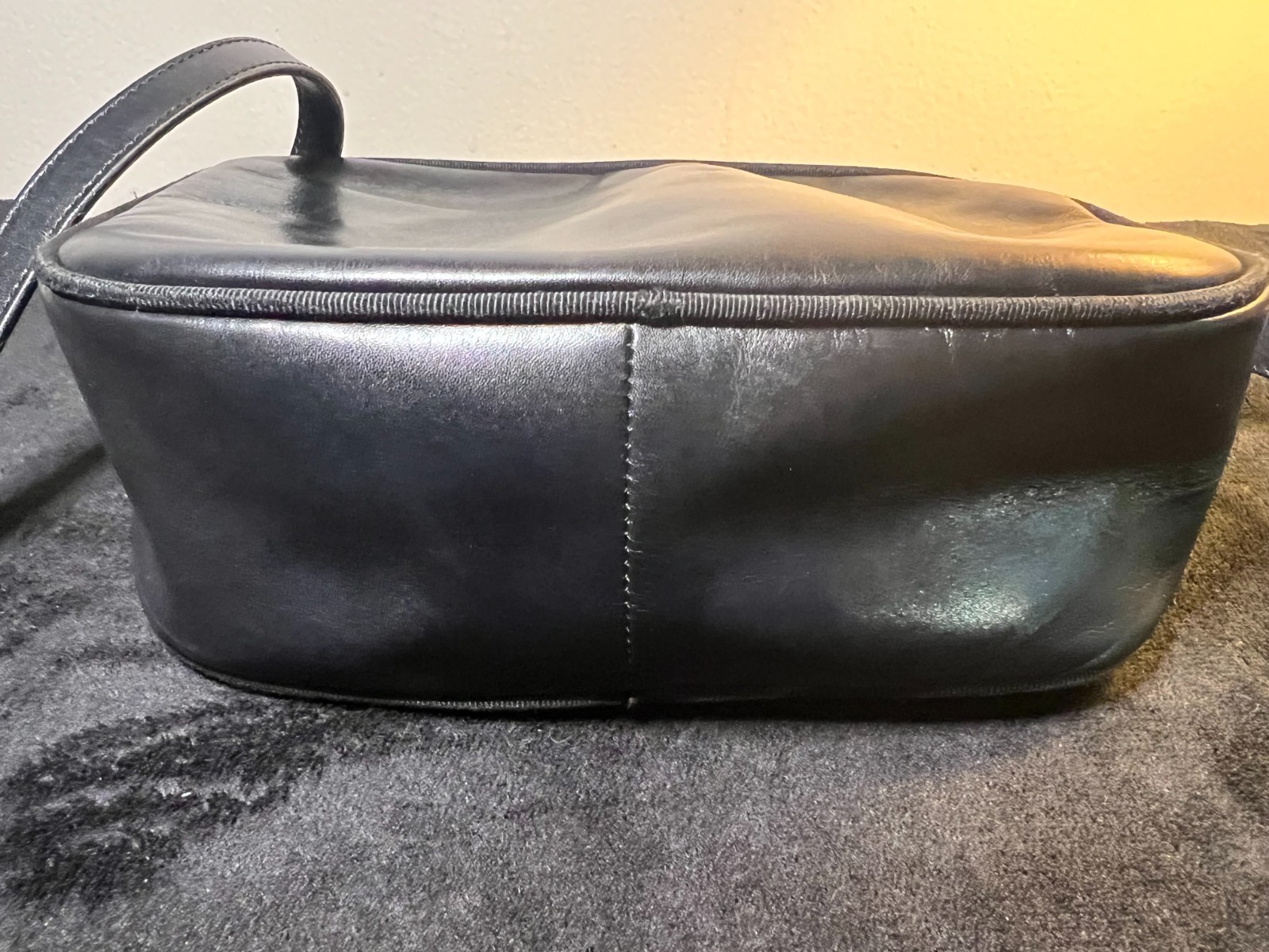 Authentic Ferragamo Vara Bow Crossbody Bag Black Leather Made Italy