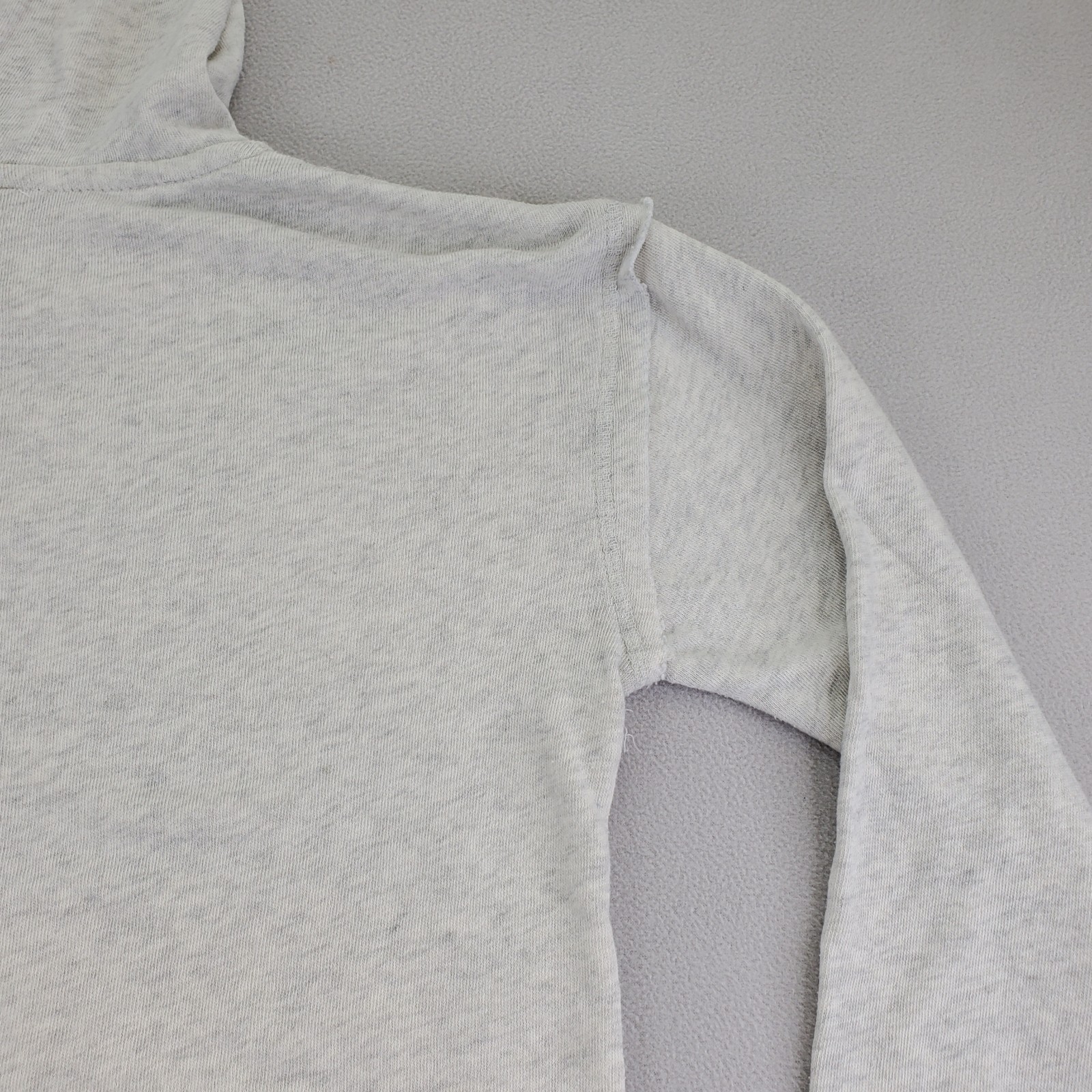 Buc ees Hoodie Womens M Light Gray Camo Logo V Neck Raw Edge Distressed Bucees