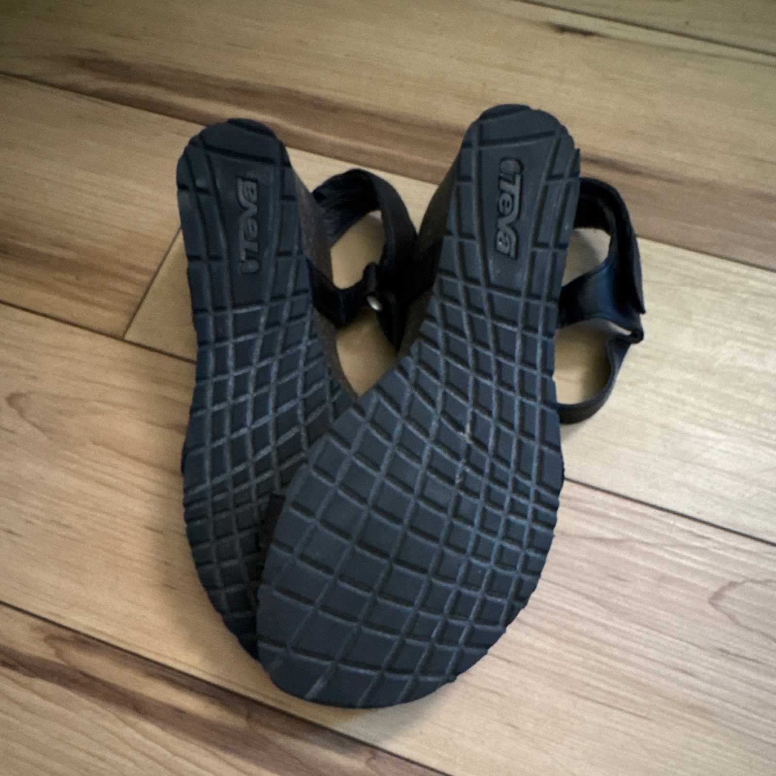 Teva Women’s Black Leather Strappy Wedge Sandals Adjustable Ankle Strap 7.5