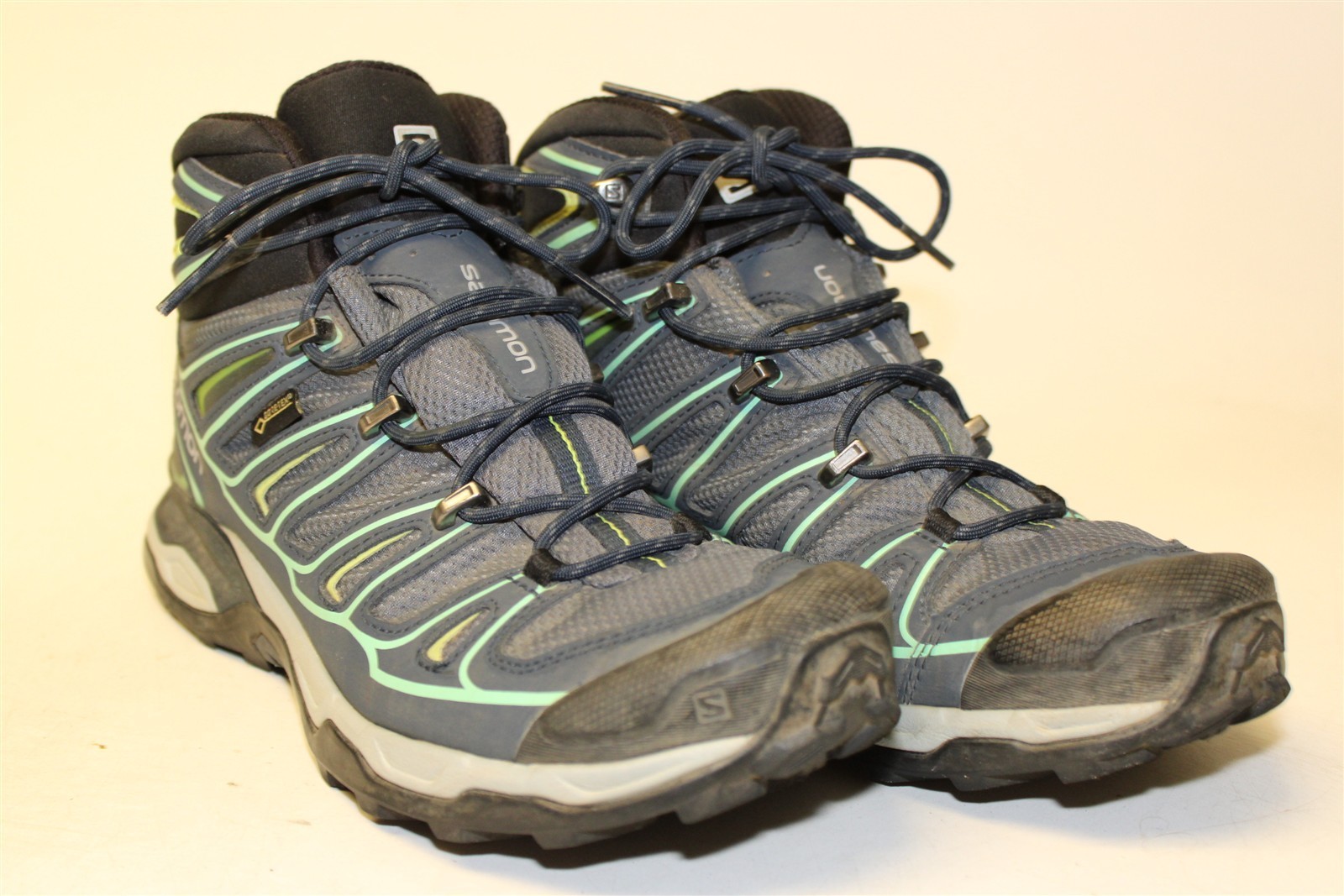 Salomon Womens Size 8.5 40 2/3 Grey Green X Ultra Mid 2 GTX Hiking Boots 371524