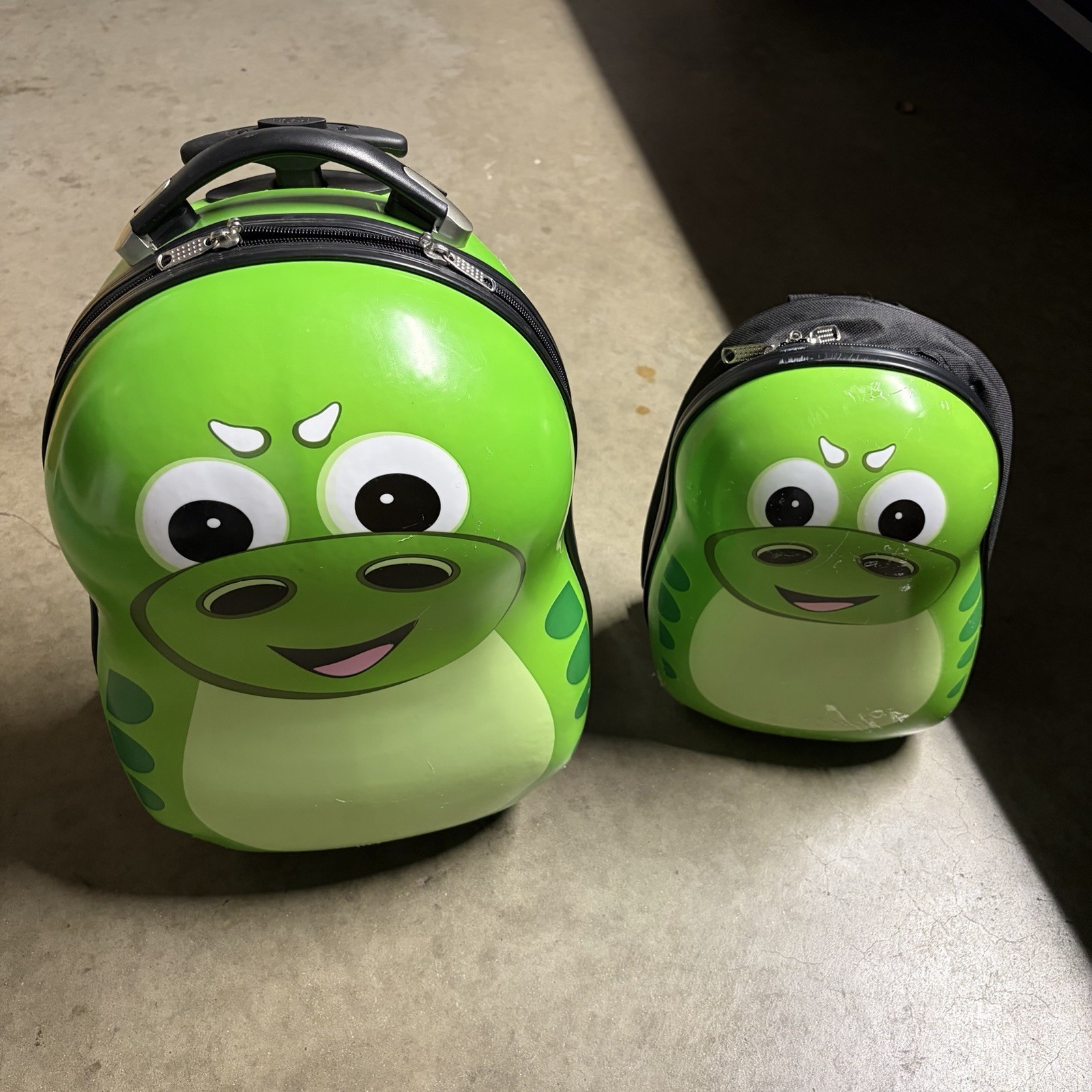 17 & 13” Cuties and Pals Dinosaur Trolley Case + wheels Backpack set, hard-shell