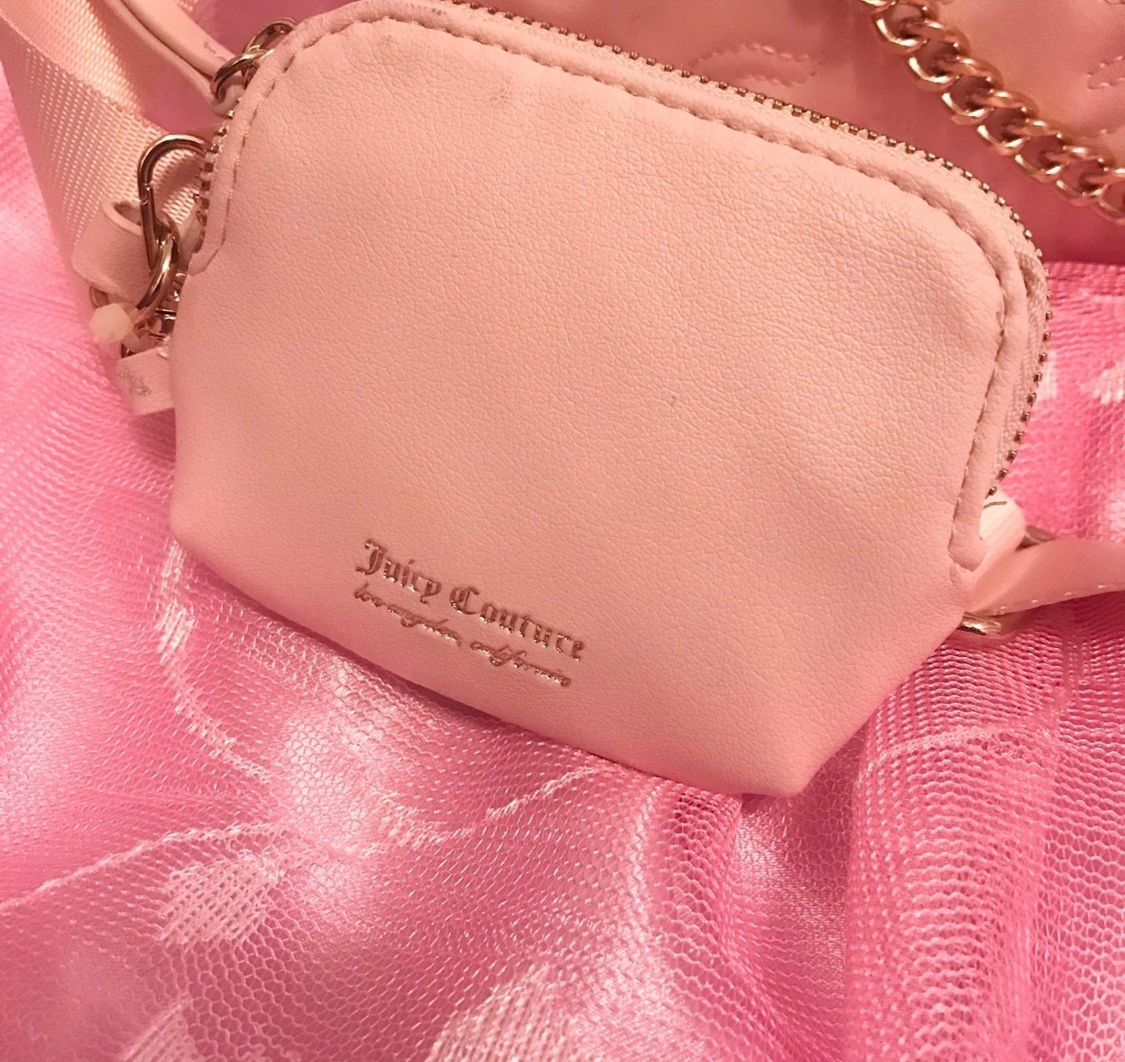 JUICY COUTURE Light Pink Half Moon Crossbody purse