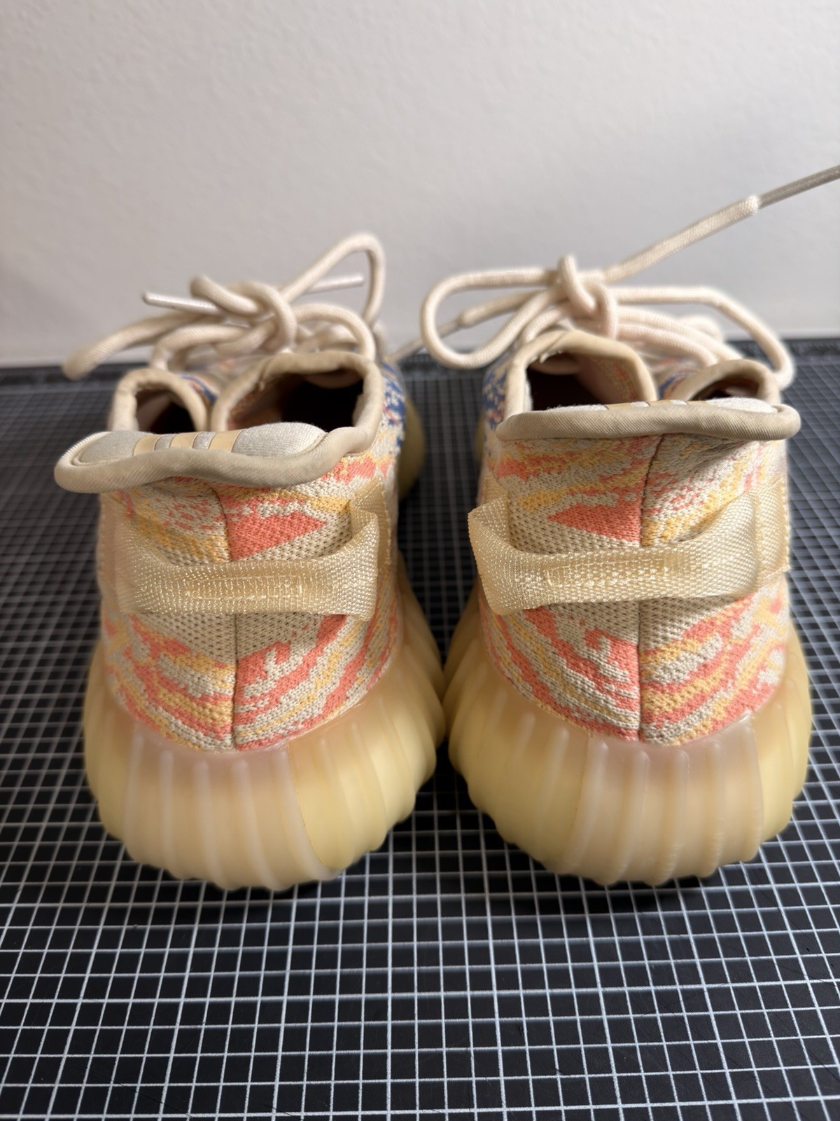 adidas Yeezy Boost 350 V2 MX Oat Beige Primeknit Low Top Sz 10 VNDS Sneakers