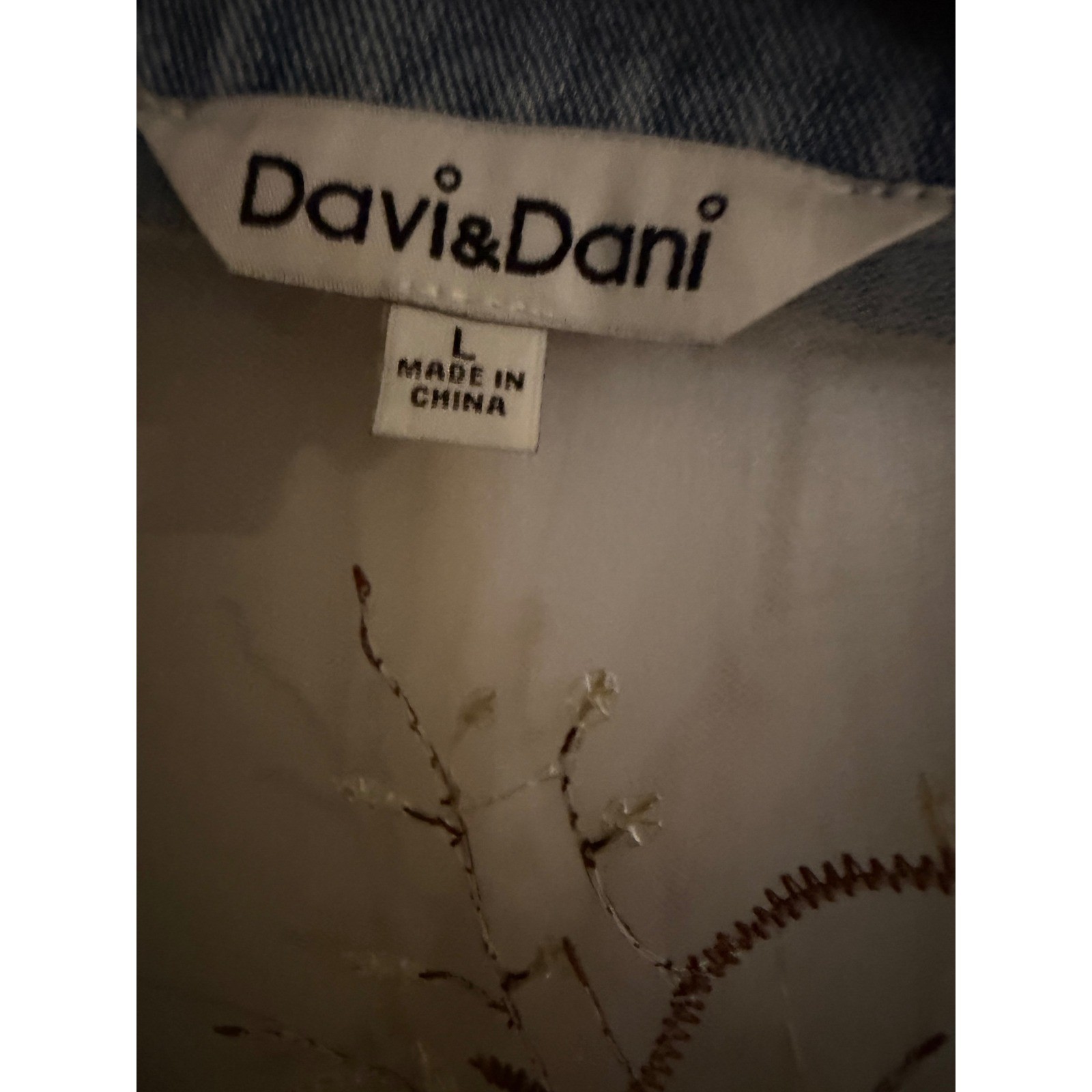 Davi & Dani SUMMER Denim jacket size Large NWOT