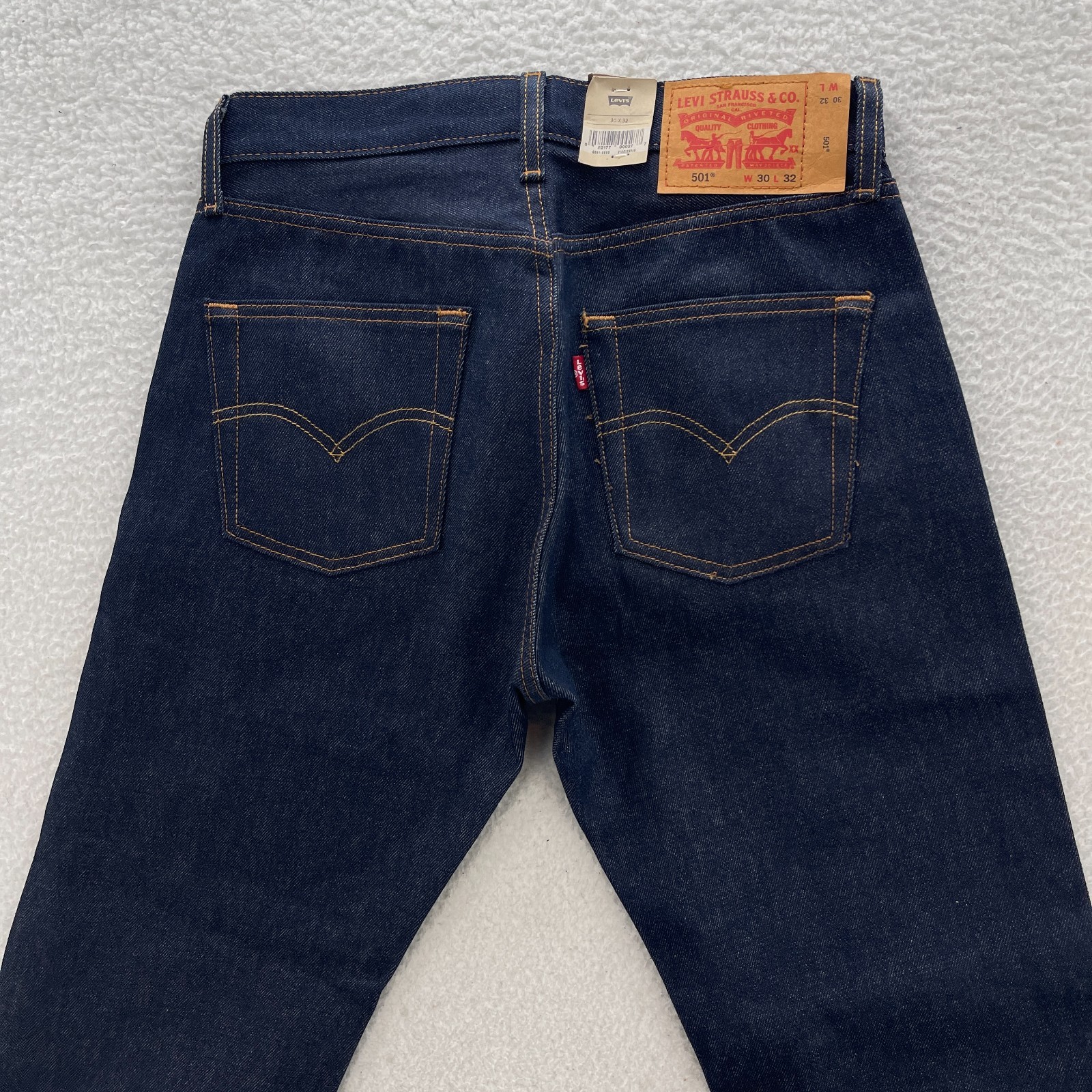 Levis Jeans Mens 30×32 Blue 501 Original Button Fly Shrink to Fit Dark Wash